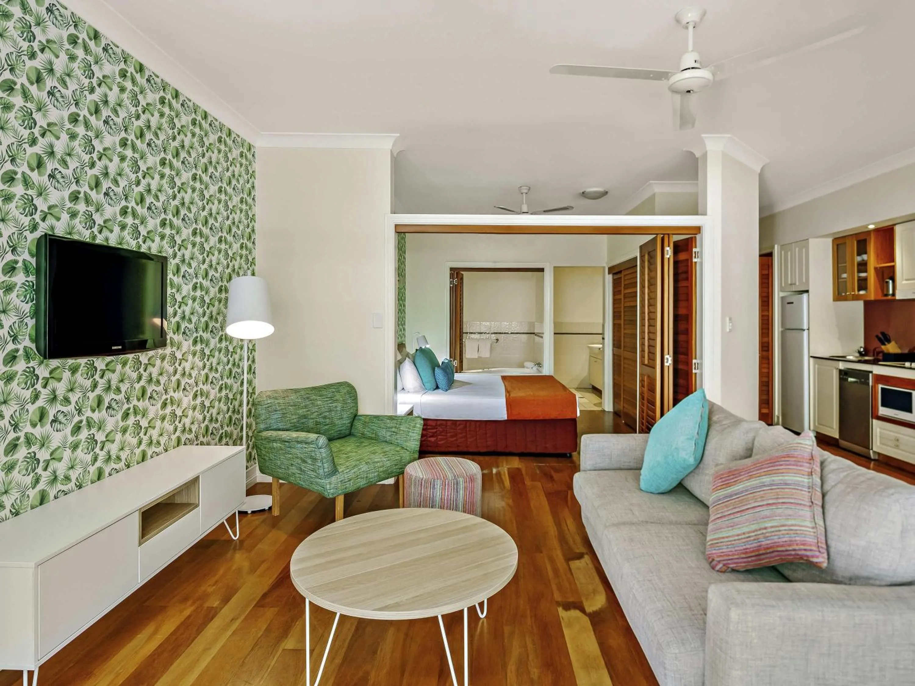 Bedroom, Bed in Mantra on the Inlet