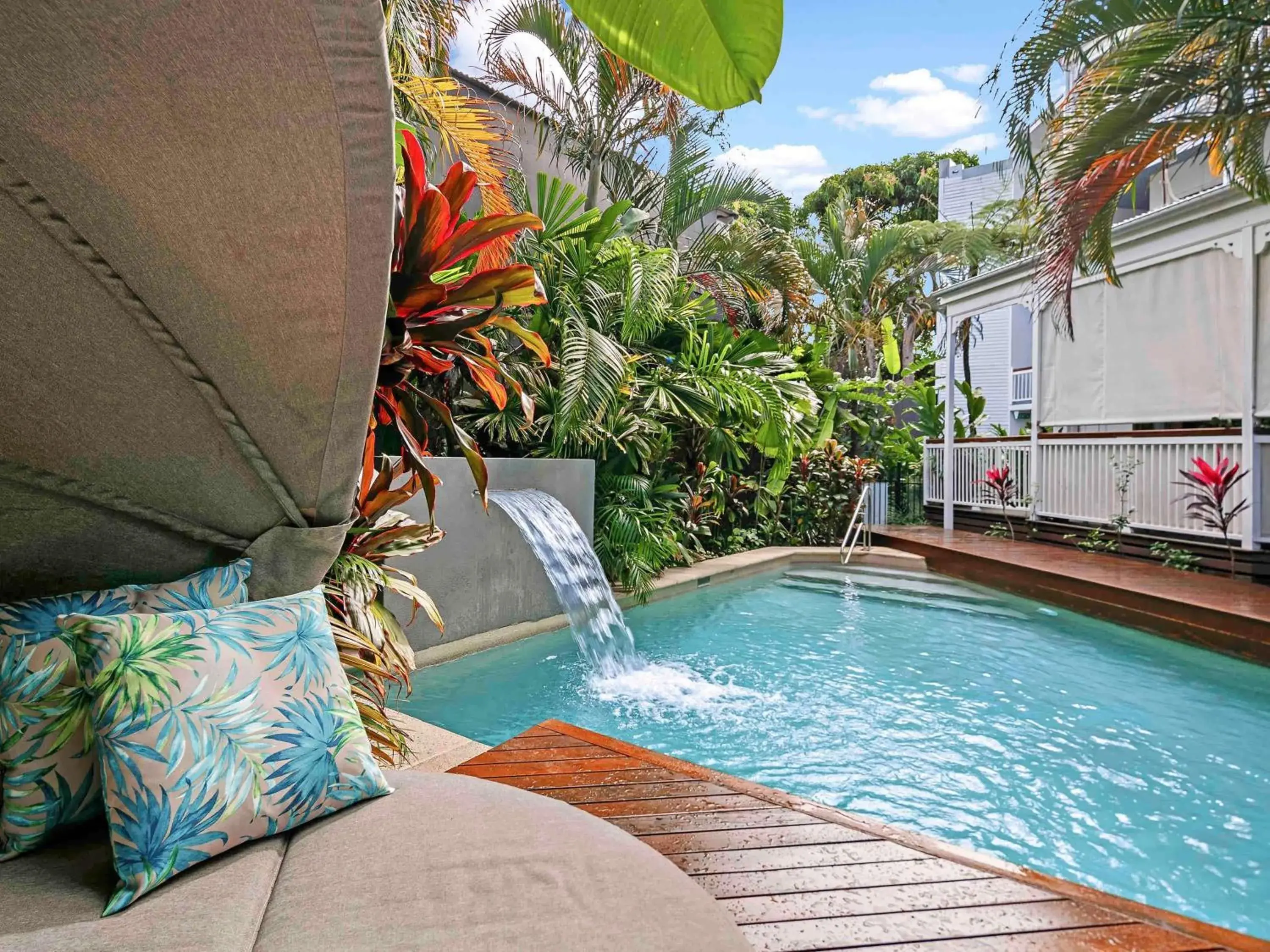 Other in Mantra on the Inlet Other in Mantra on the Inlet