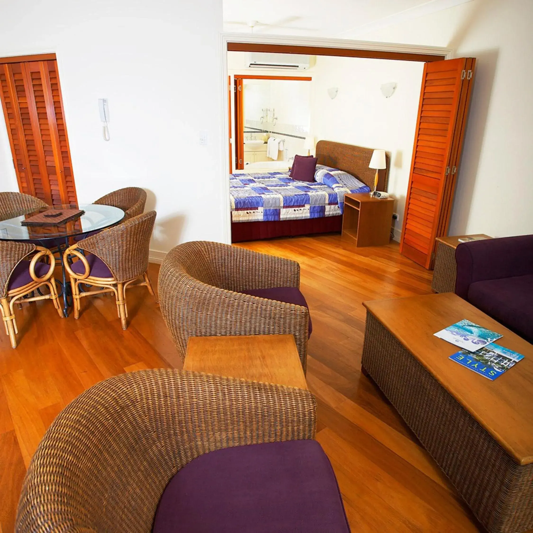 Living room, Bed in Mantra on the Inlet Living room, Bed in Mantra on the Inlet