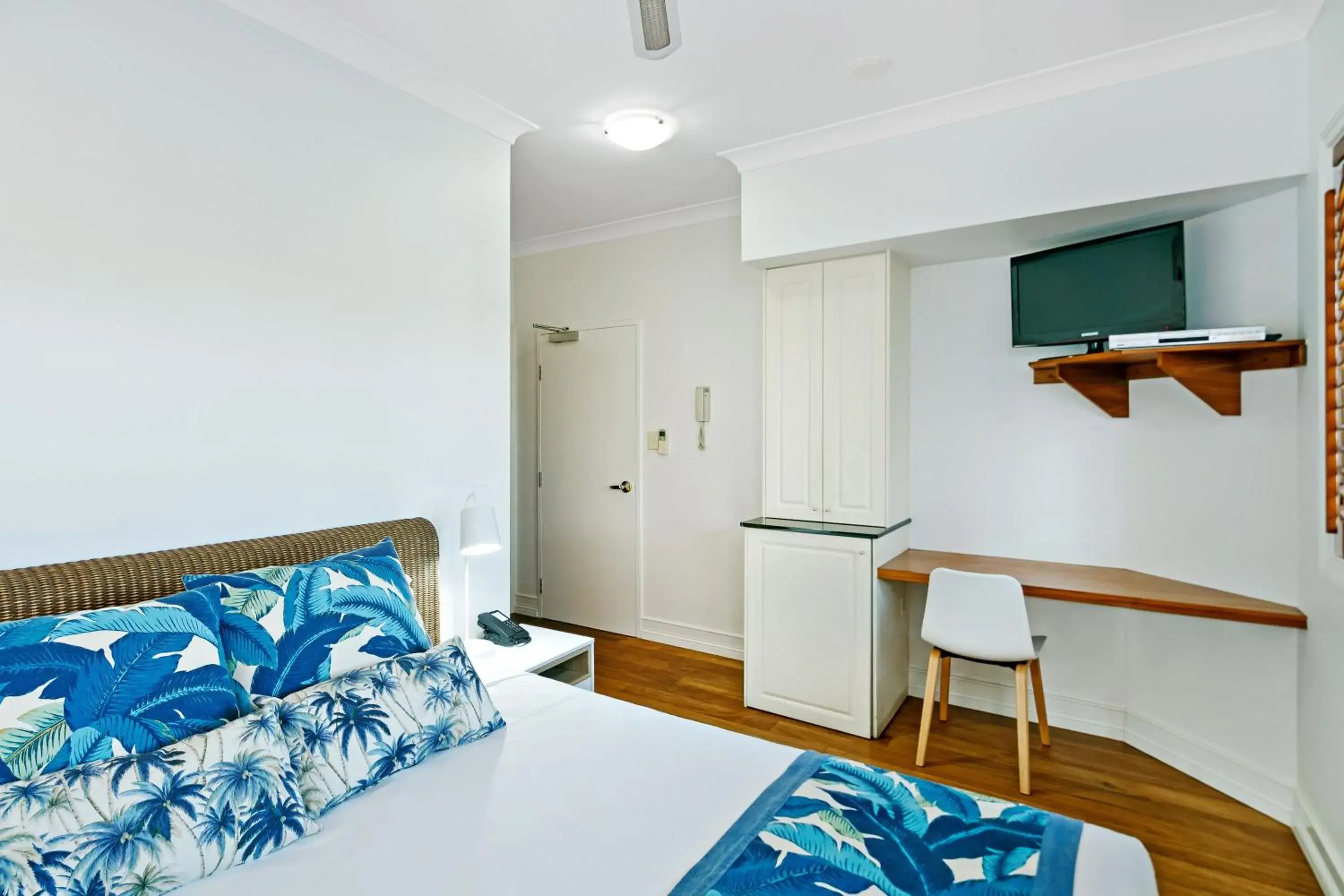 Bed in Mantra on the Inlet Bed in Mantra on the Inlet