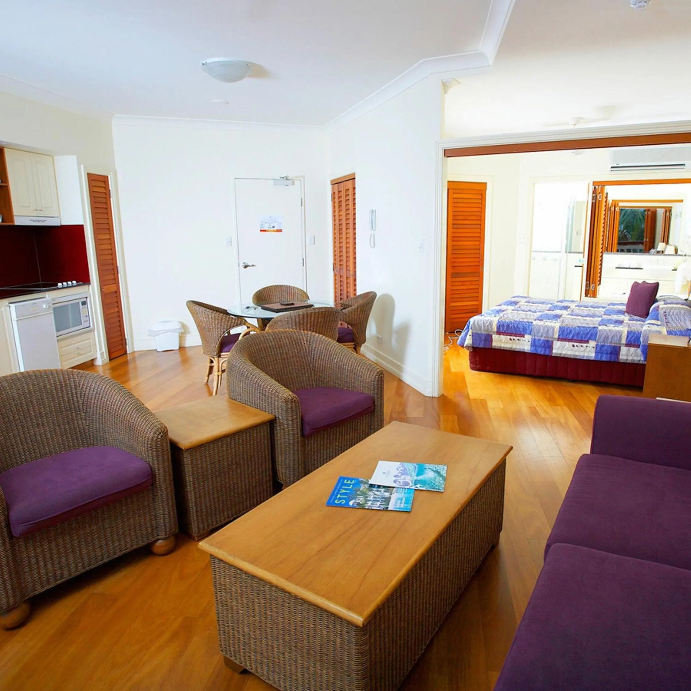 Photo of the whole room, Bed in Mantra on the Inlet