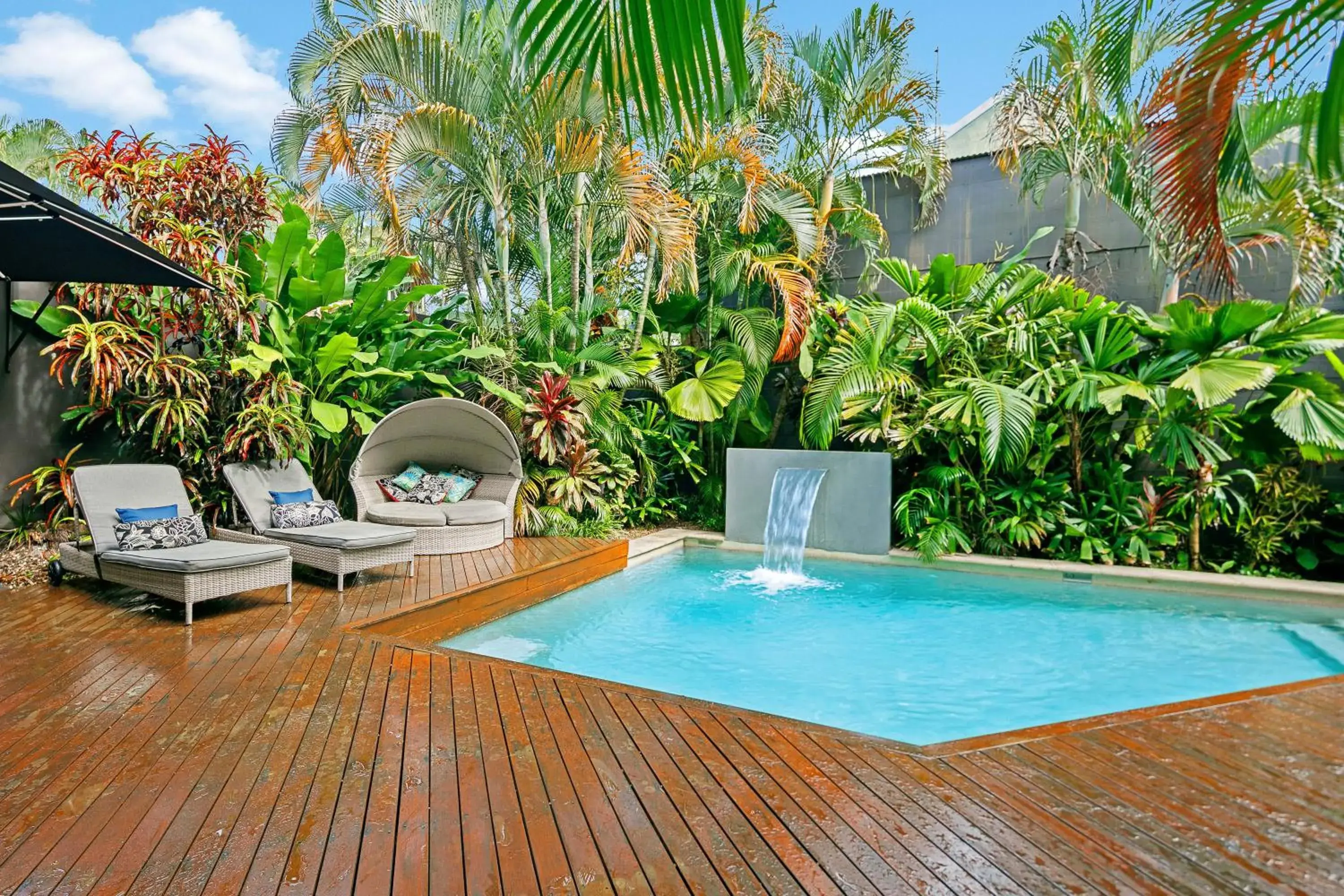 Swimming pool in Mantra on the Inlet Swimming pool in Mantra on the Inlet