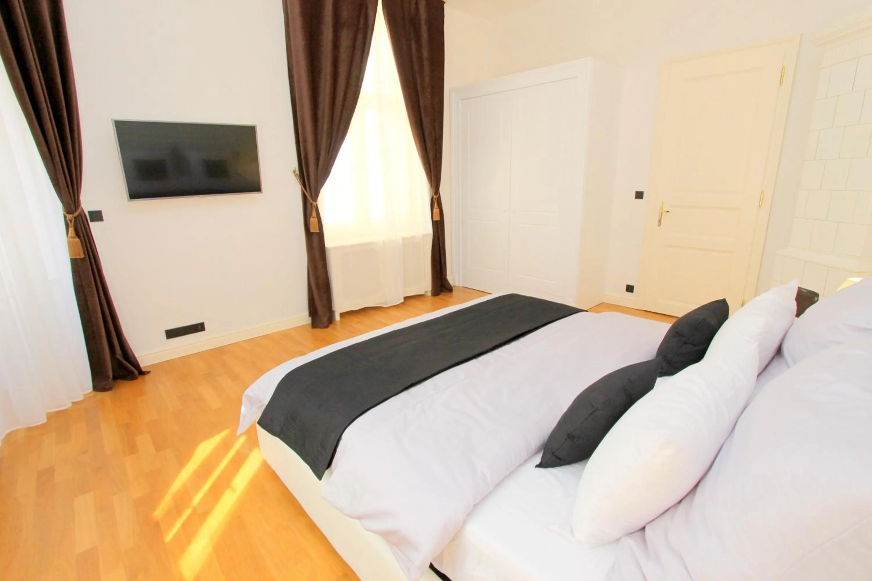 One-Bedroom Apartment in Luxury apartments Krocínova