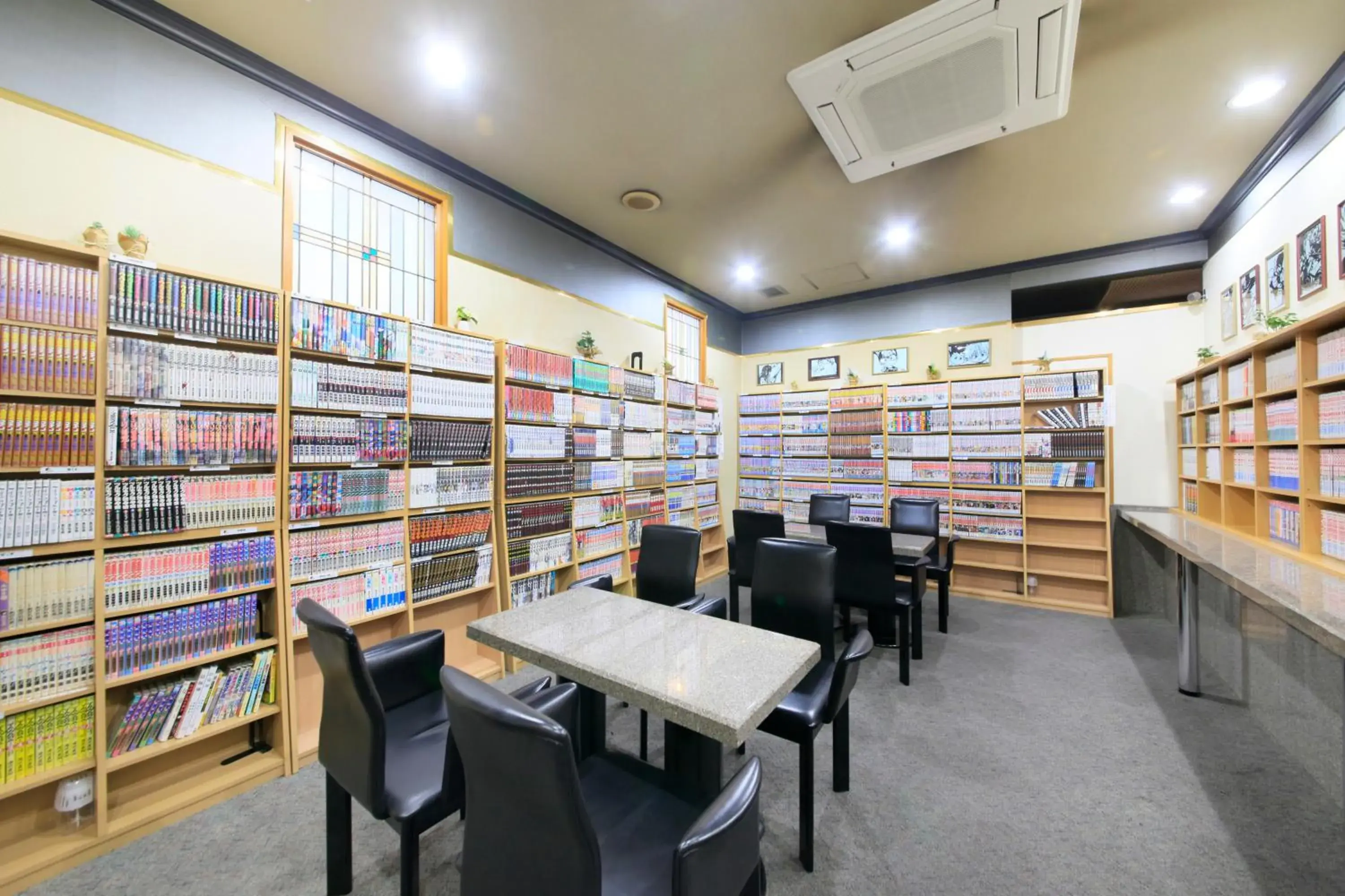 Library in Hotel Nagano Avenue