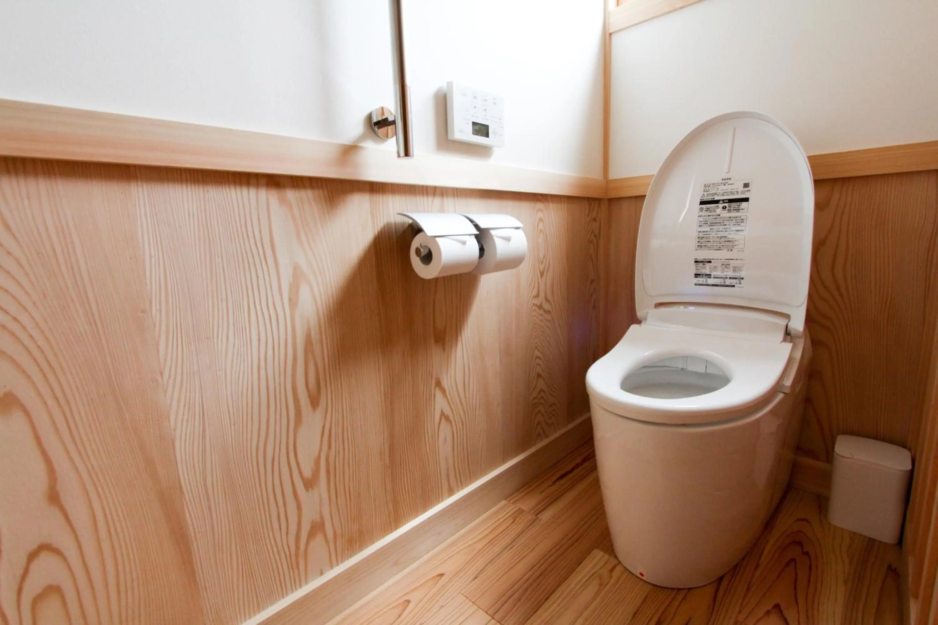 Toilet in 高野山 宿坊 恵光院 -Koyasan Syukubo Ekoin Temple-