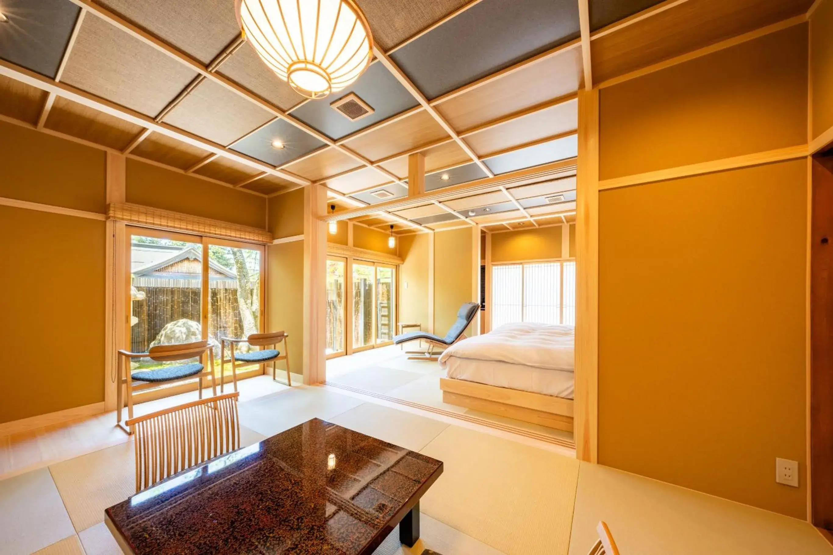 Garden view, Bed in 高野山 宿坊 恵光院 -Koyasan Syukubo Ekoin Temple- Garden view, Bed in 高野山 宿坊 恵光院 -Koyasan Syukubo Ekoin Temple-