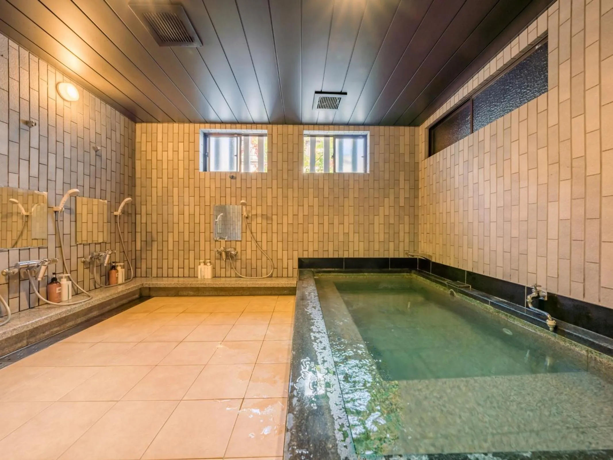 Public Bath in 高野山 宿坊 恵光院 -Koyasan Syukubo Ekoin Temple-