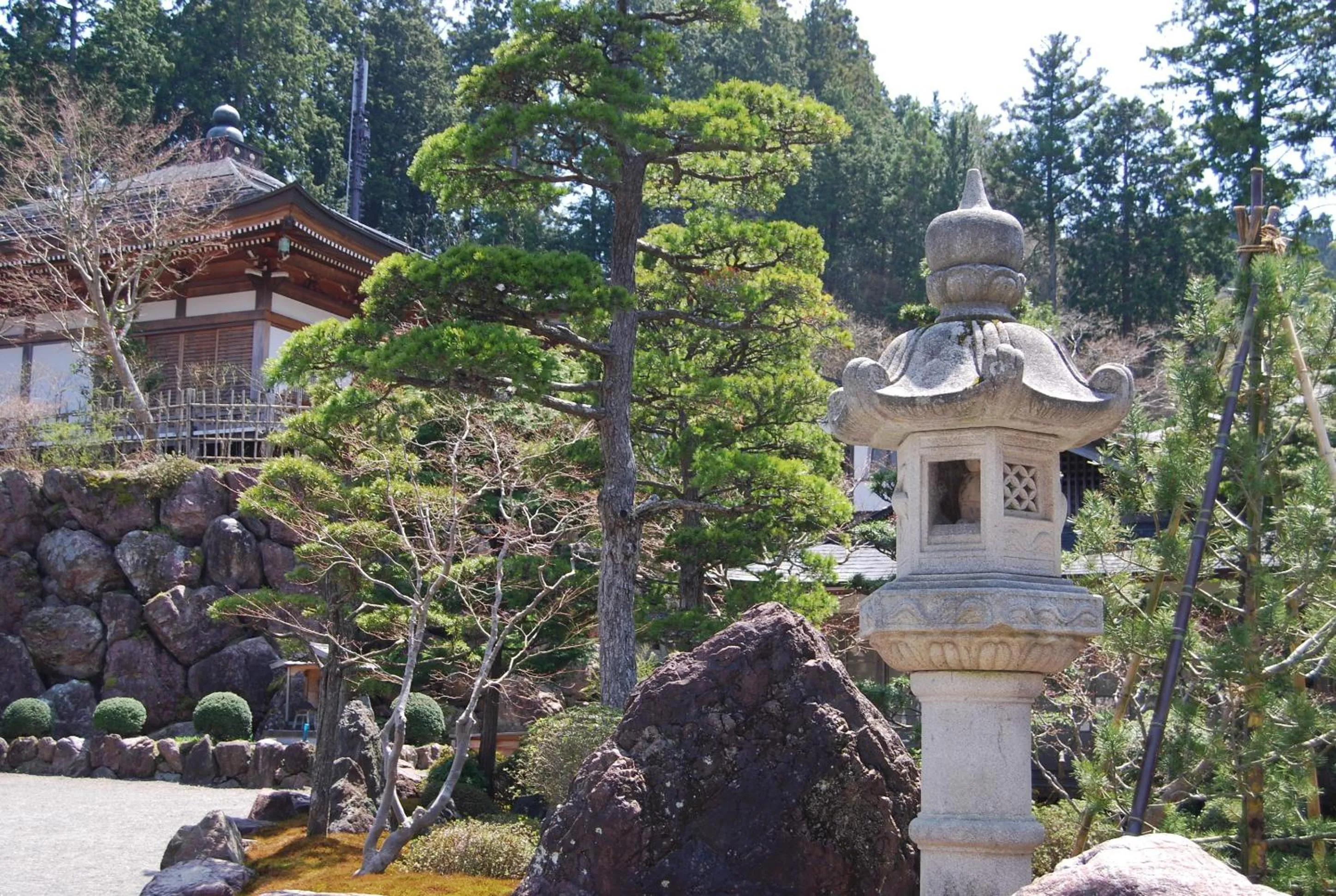 Facade/entrance in 高野山 宿坊 恵光院 -Koyasan Syukubo Ekoin Temple-