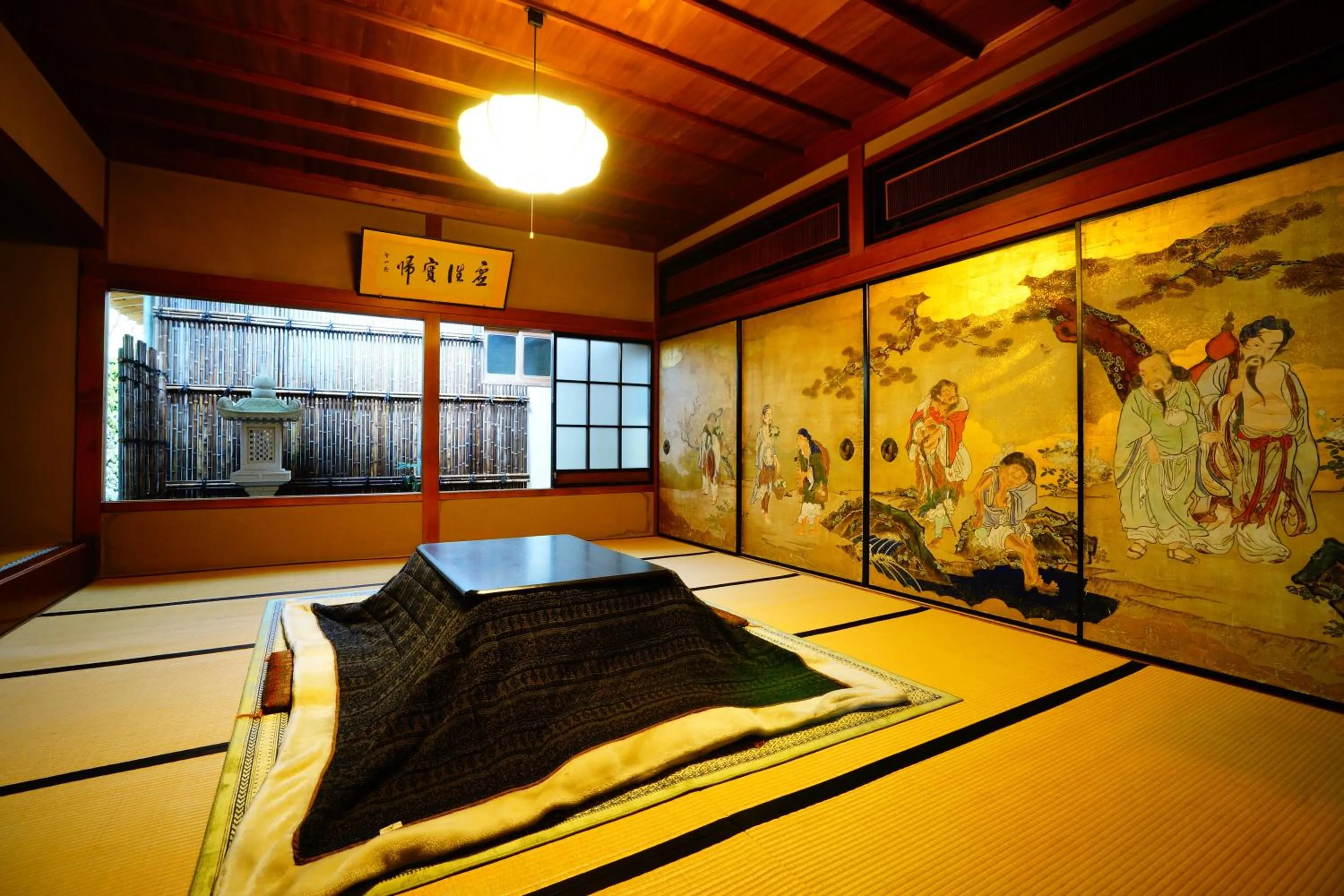 Photo of the whole room, Bed in 高野山 宿坊 恵光院 -Koyasan Syukubo Ekoin Temple-
