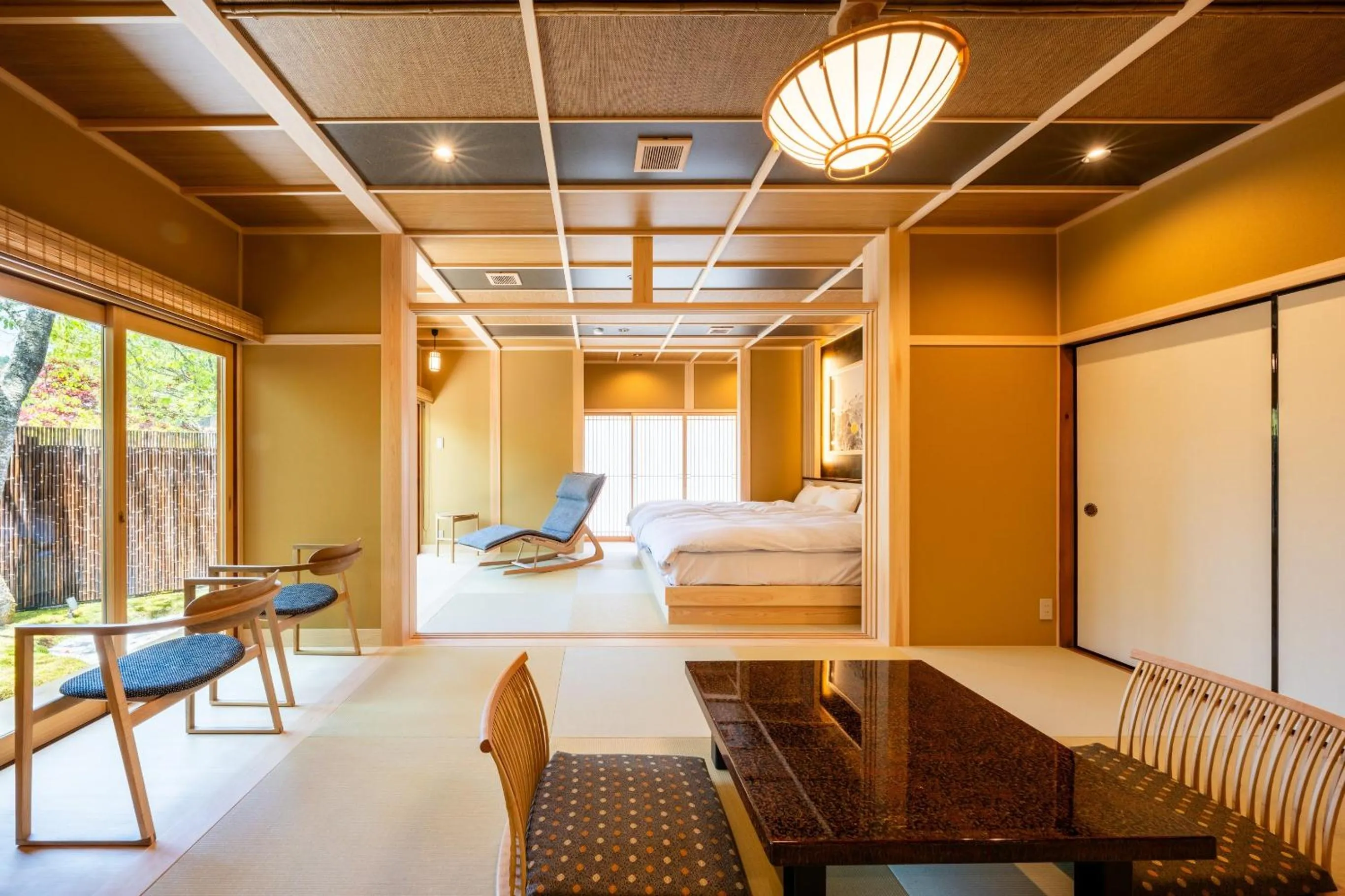 Photo of the whole room, Bed in 高野山 宿坊 恵光院 -Koyasan Syukubo Ekoin Temple-