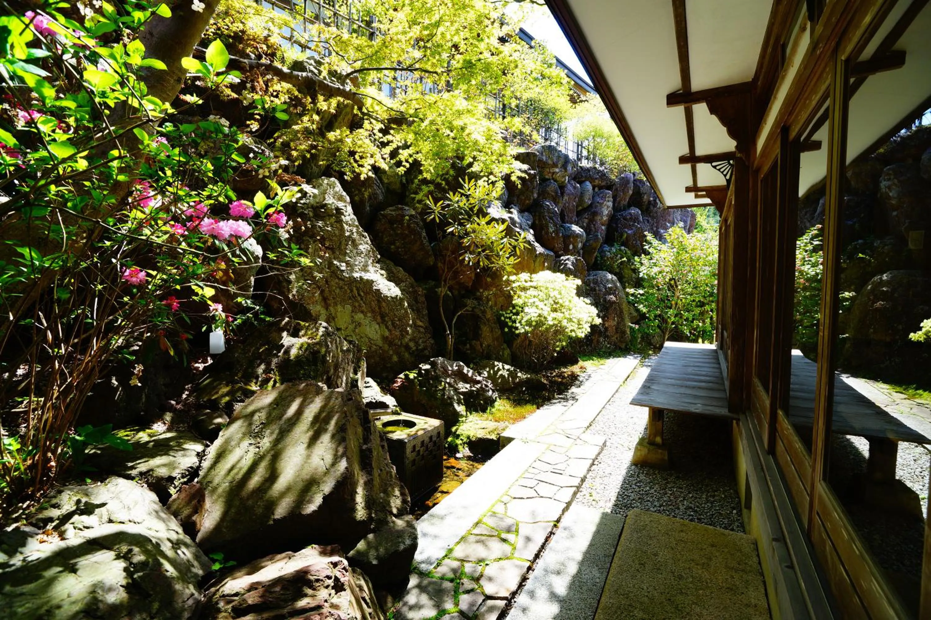 Garden in 高野山 宿坊 恵光院 -Koyasan Syukubo Ekoin Temple-