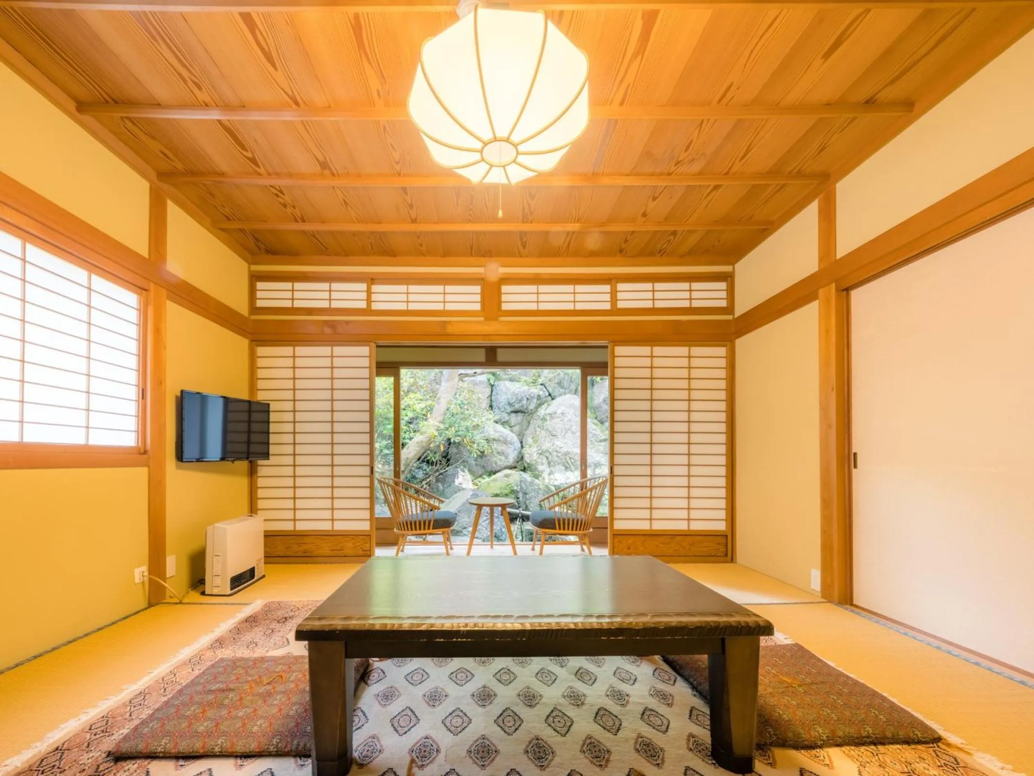 Photo of the whole room in 高野山 宿坊 恵光院 -Koyasan Syukubo Ekoin Temple-