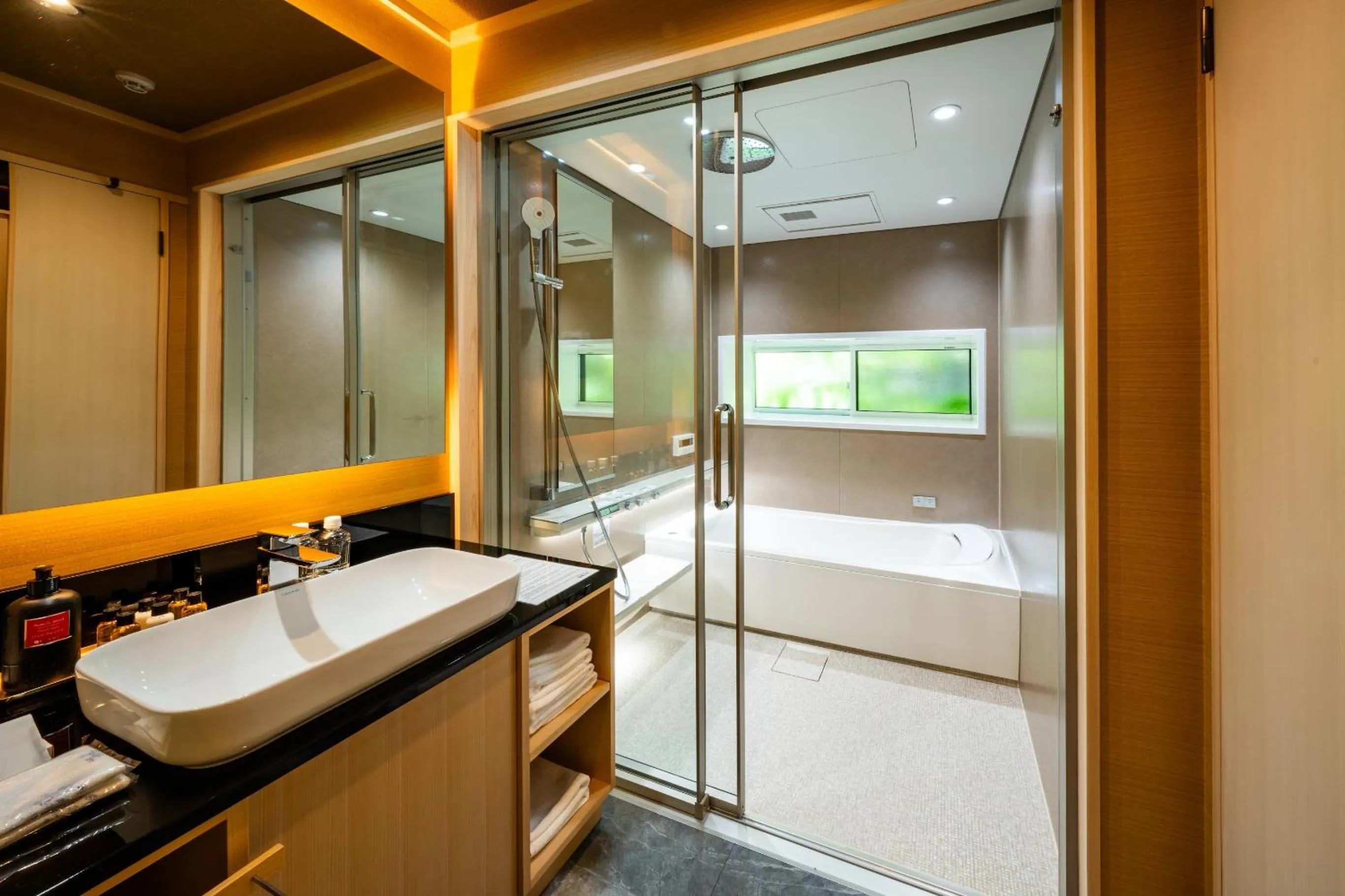 Bathroom in 高野山 宿坊 恵光院 -Koyasan Syukubo Ekoin Temple-