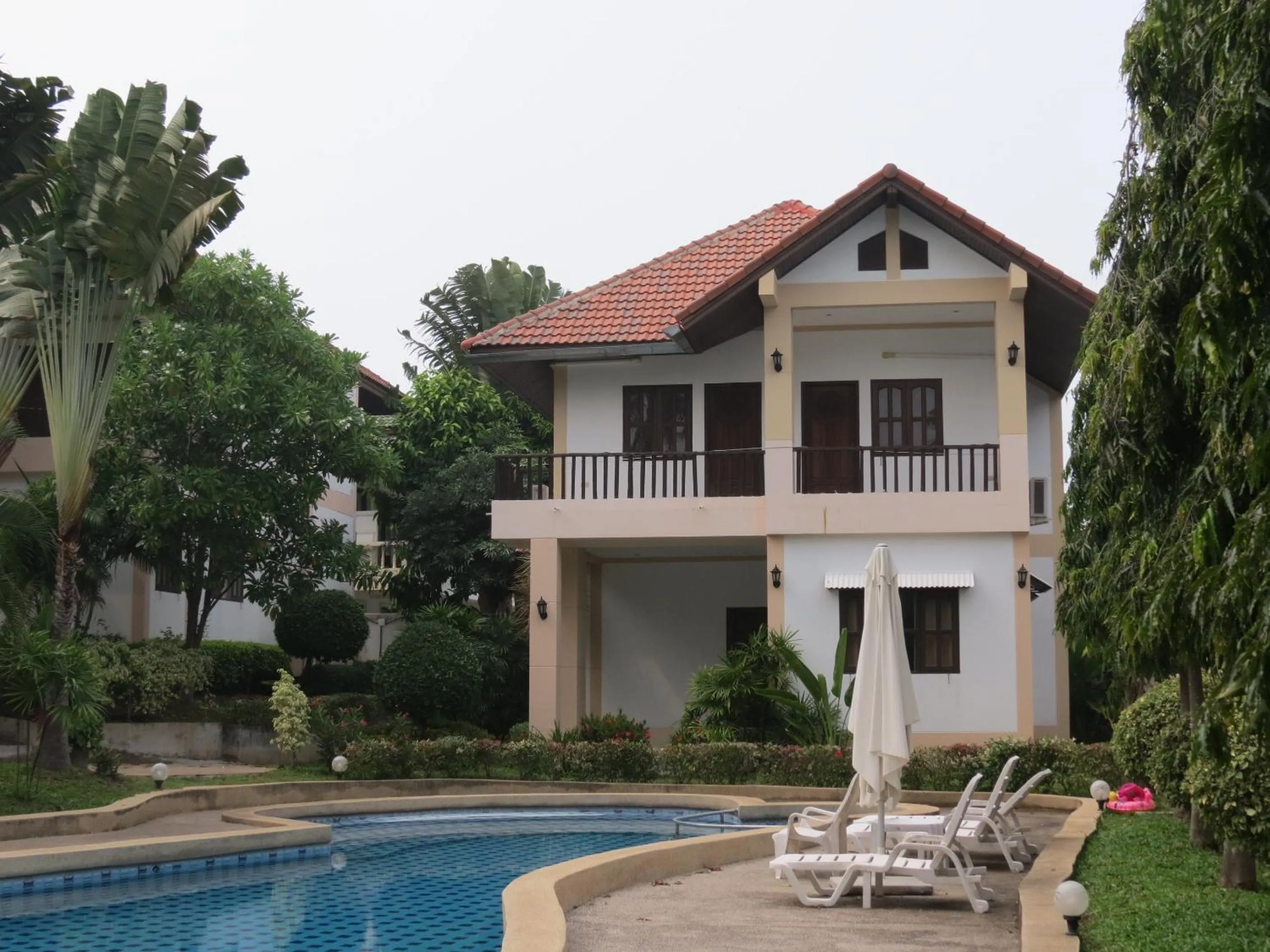 Area and facilities in Baan Jasmin Village