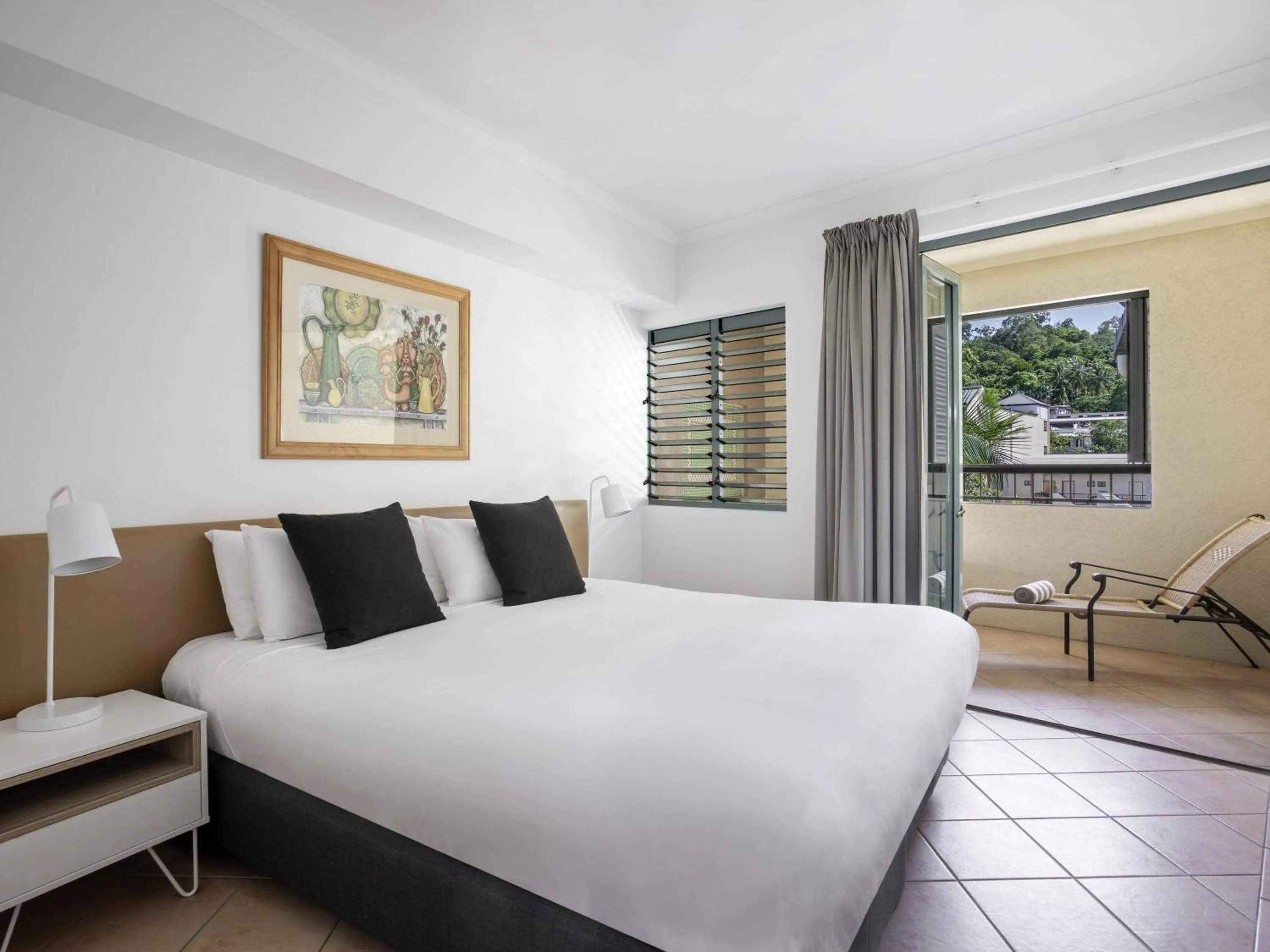 Bedroom, Bed in Mantra in the Village