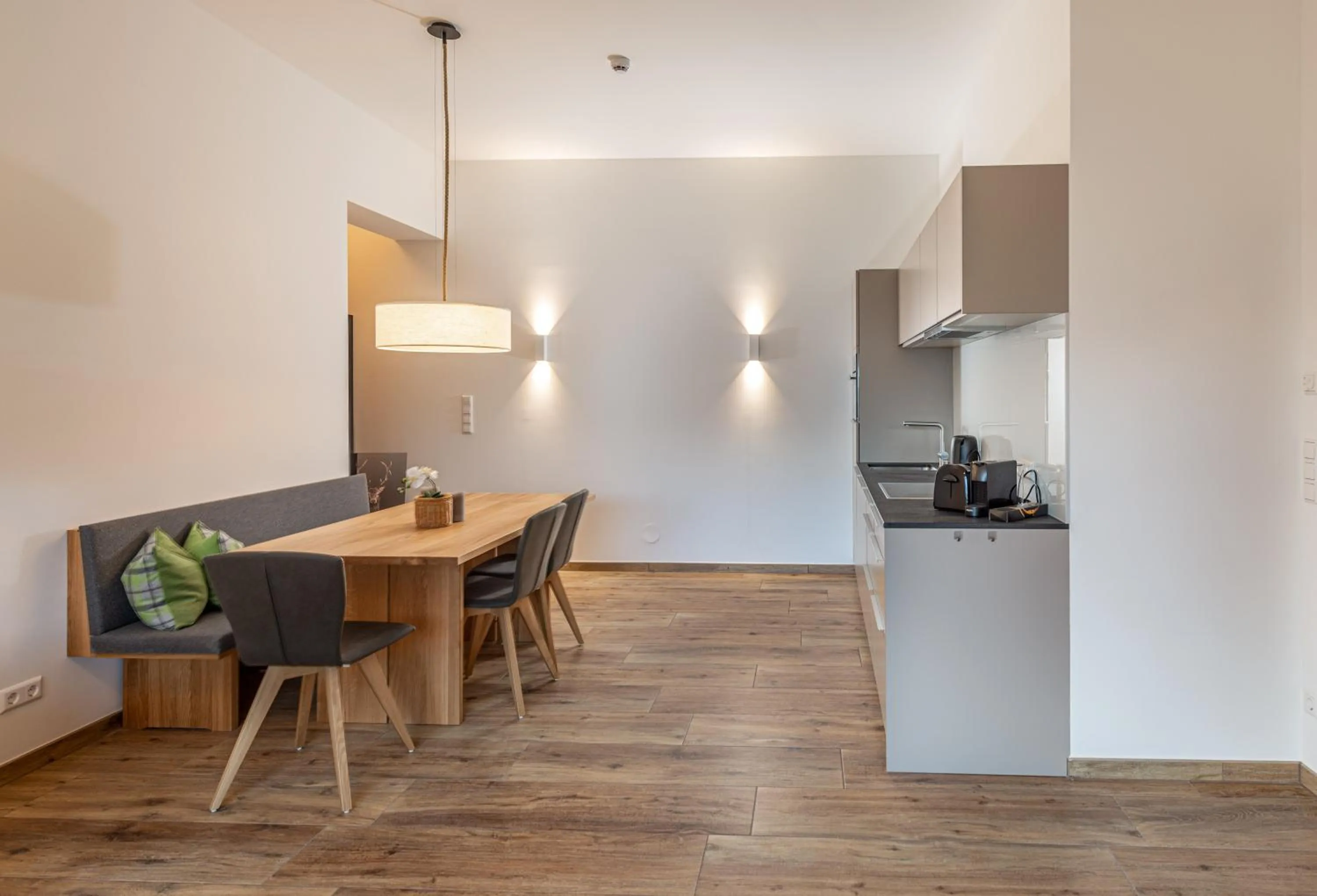 Kitchen or kitchenette in Skylodge Alpine Homes