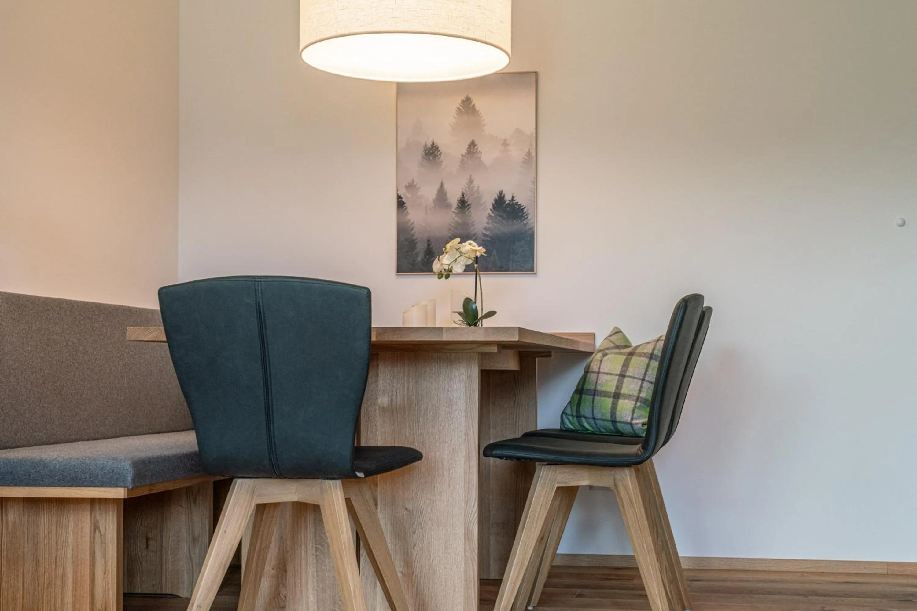 Seating area in Skylodge Alpine Homes