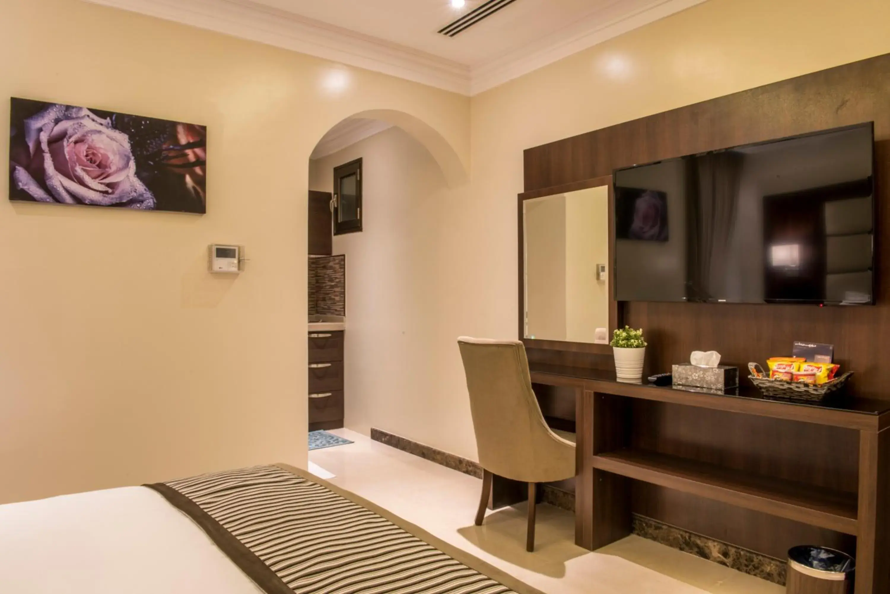 Photo of the whole room, Bed in نورمينا الشرق للشقق المخدومة Photo of the whole room, Bed in نورمينا الشرق للشقق المخدومة