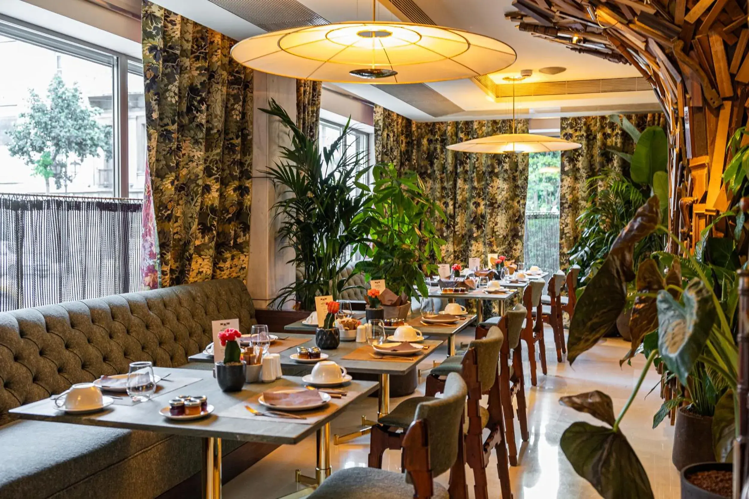 Breakfast in New Hotel Breakfast in New Hotel