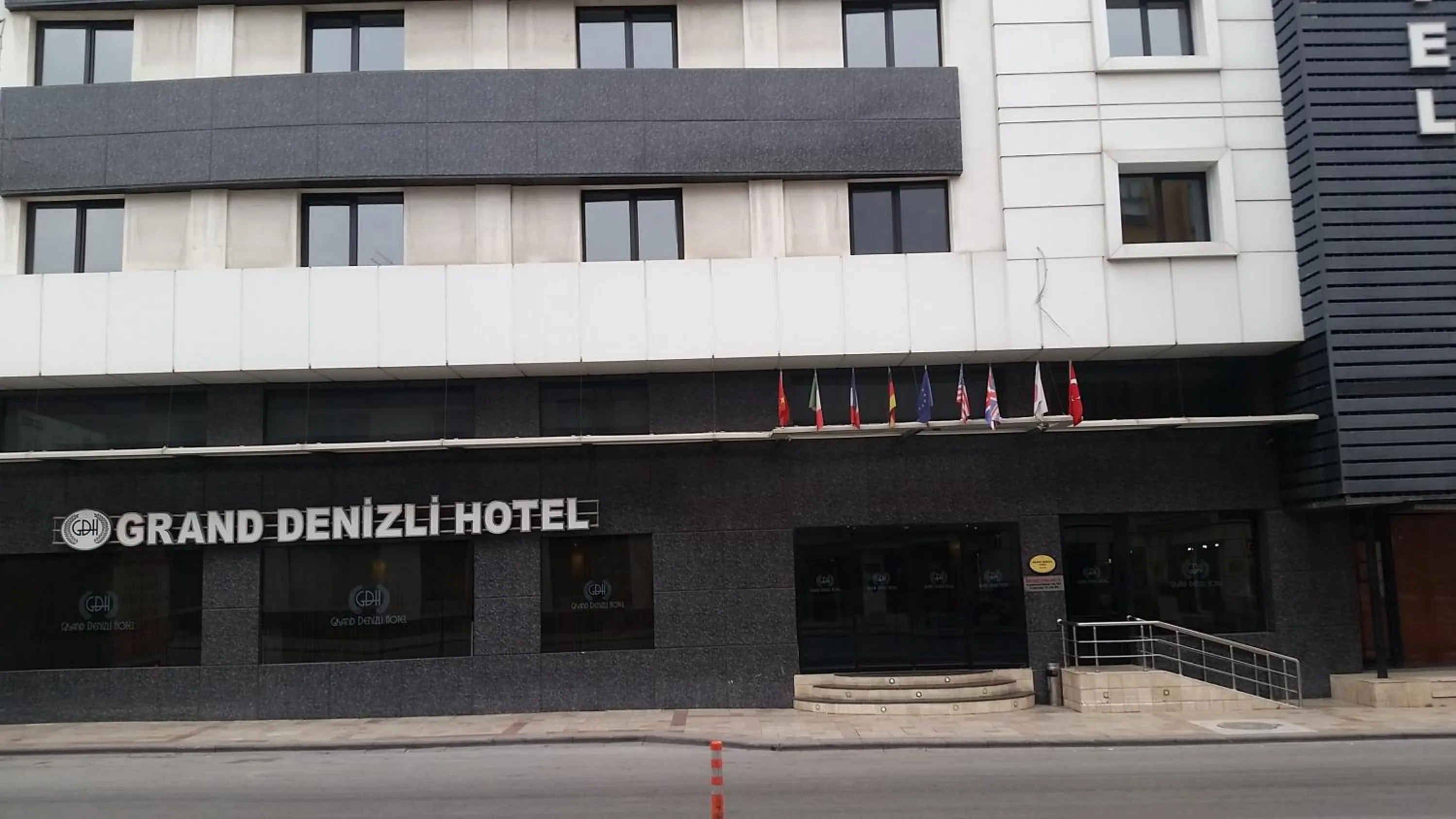 Facade/entrance in Grand Denizli Hotel
