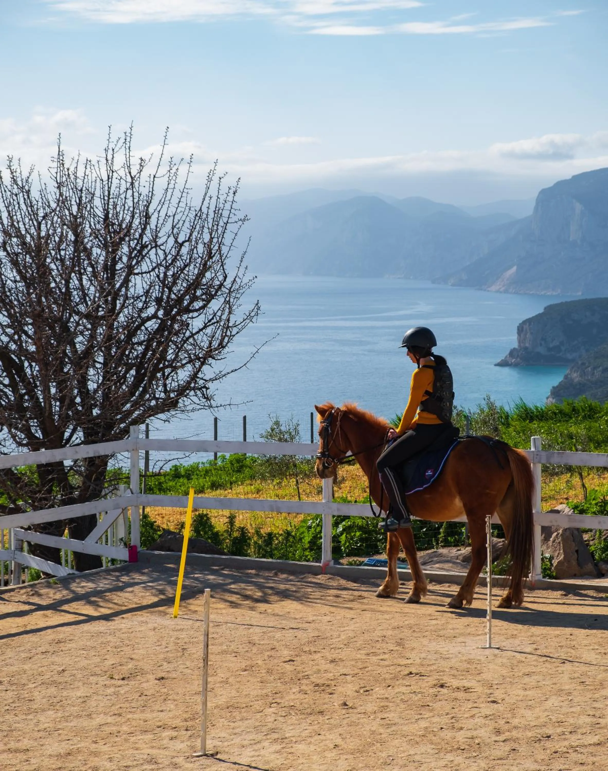 Horse-riding in Ghivine Albergo Diffuso