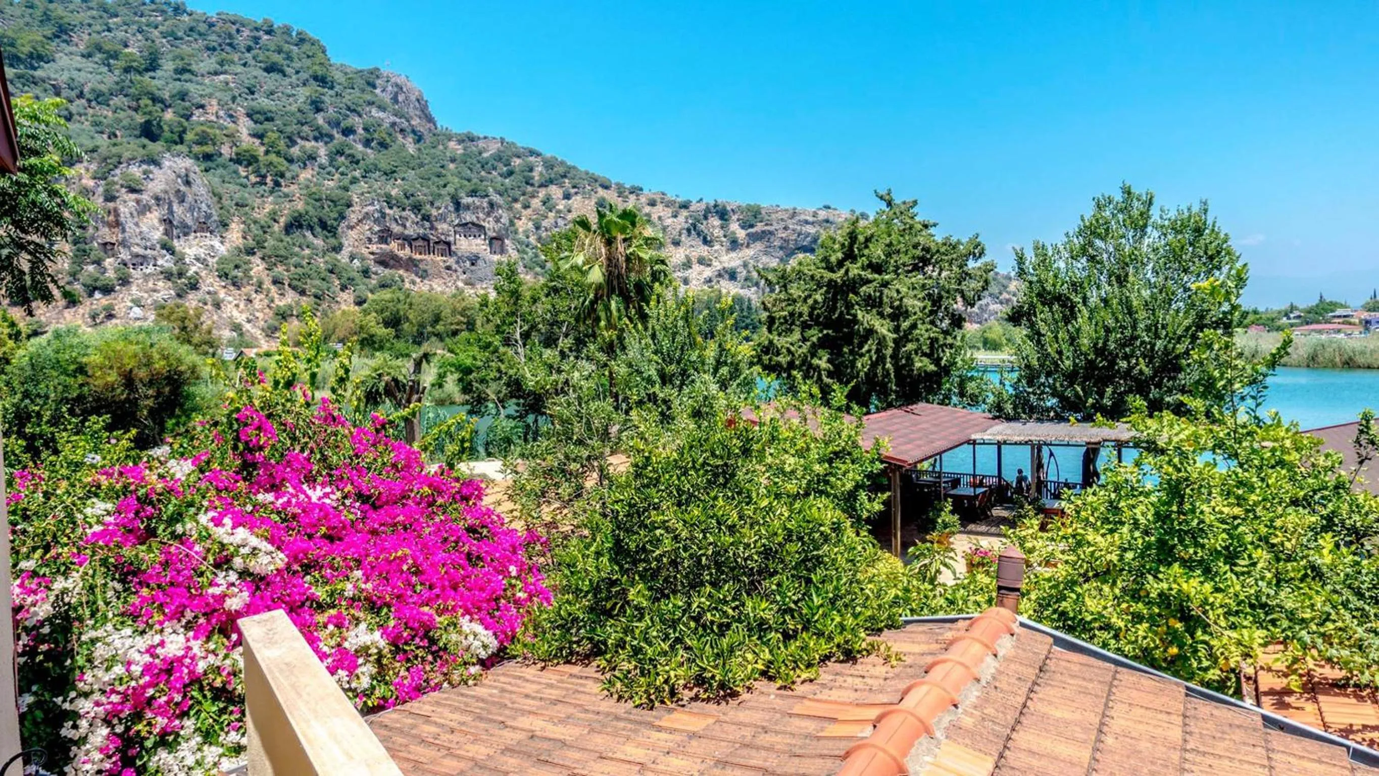 Lake view in Dalyan Pension