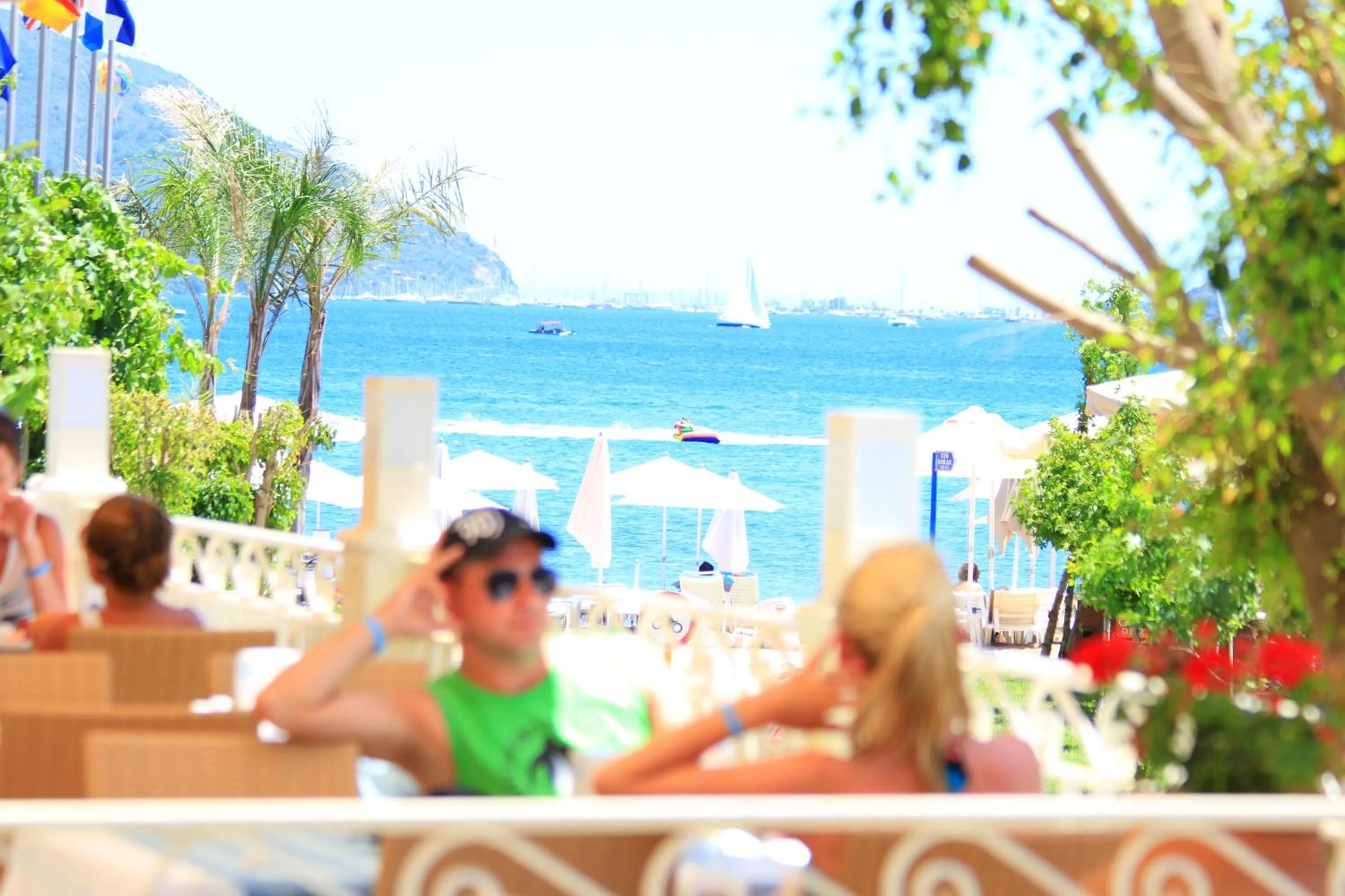 Restaurant/places to eat in Hawaii Hotel