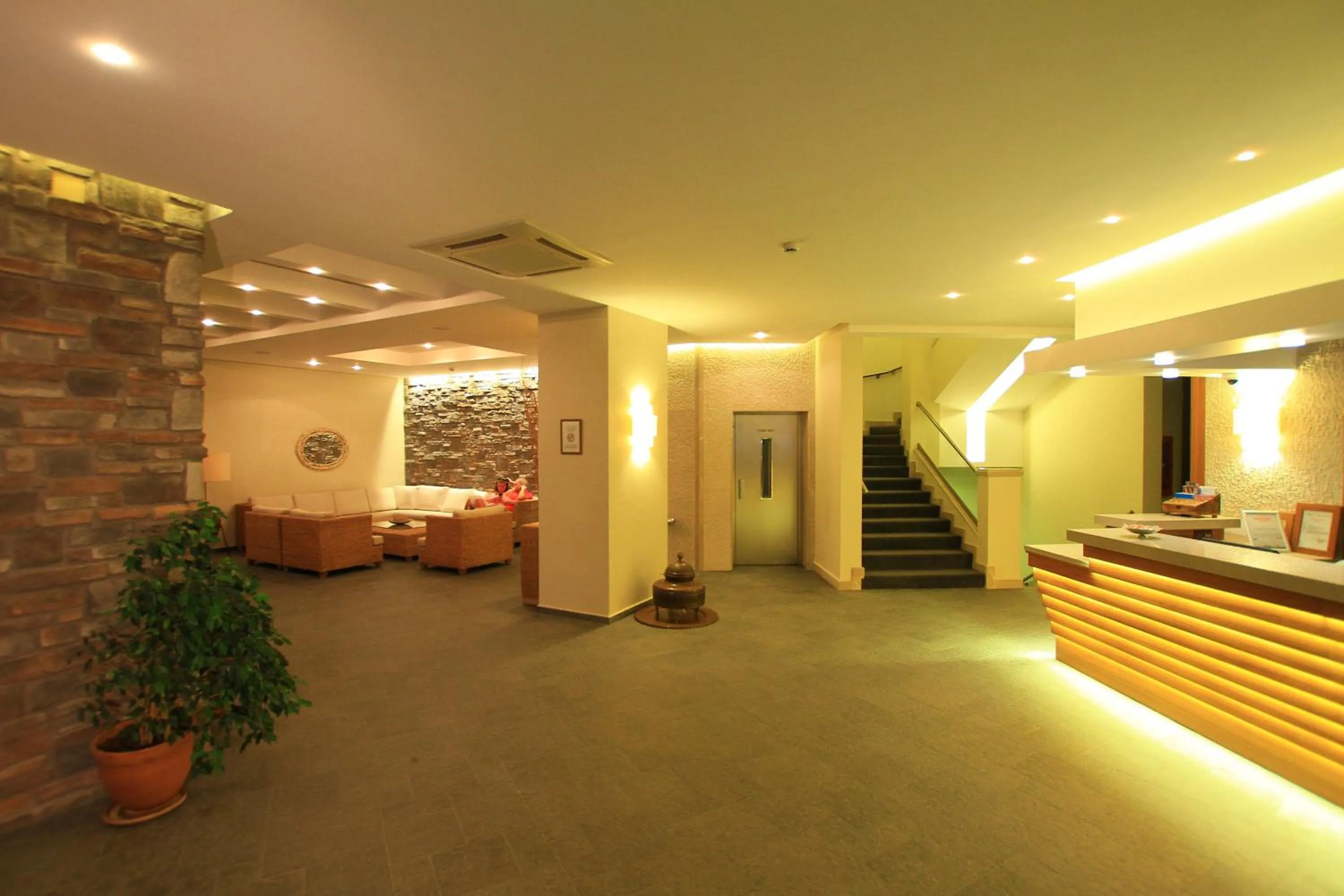 Lobby or reception in Hawaii Hotel