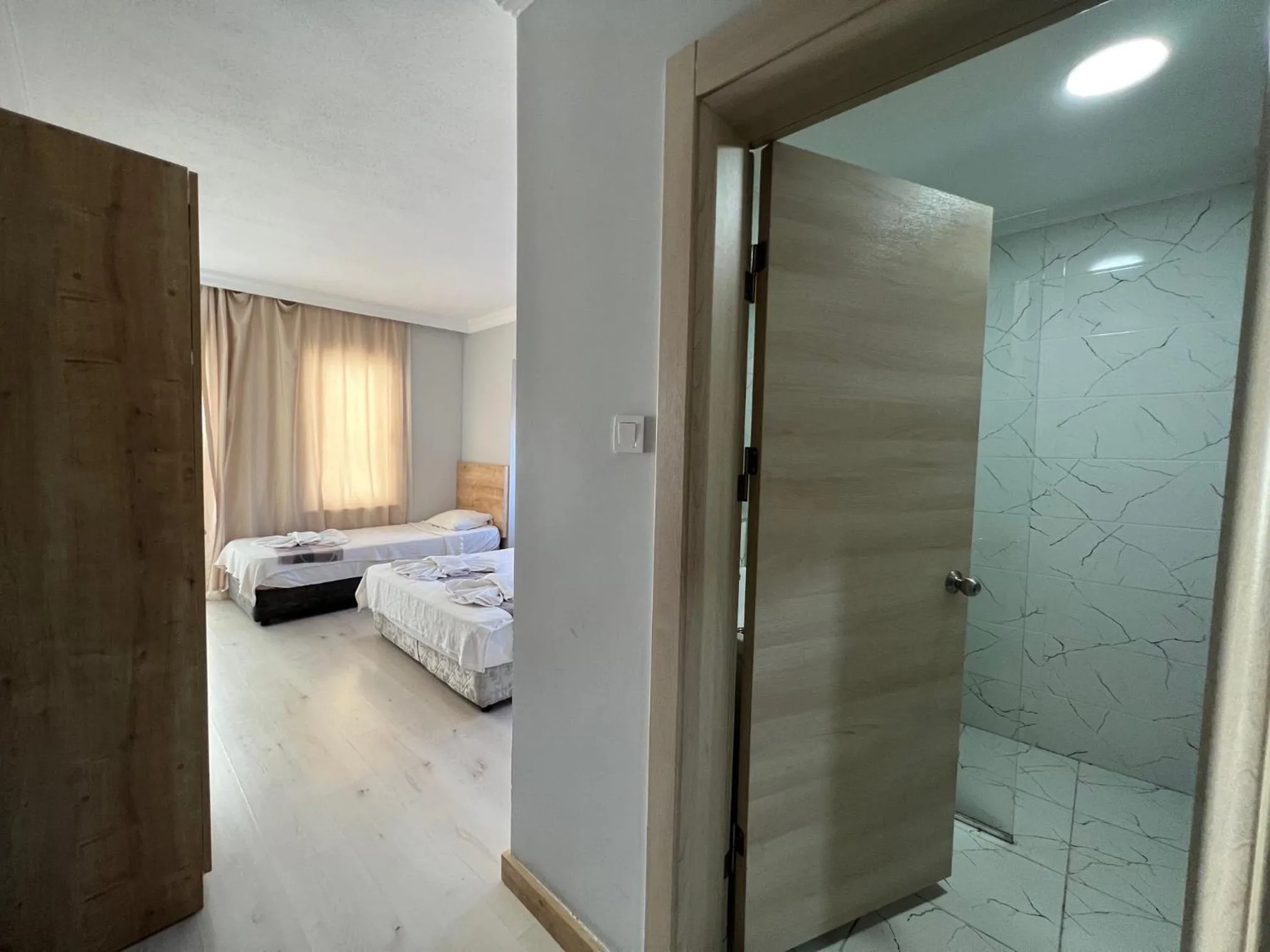 Shower in Ibrahim Bey Hotel