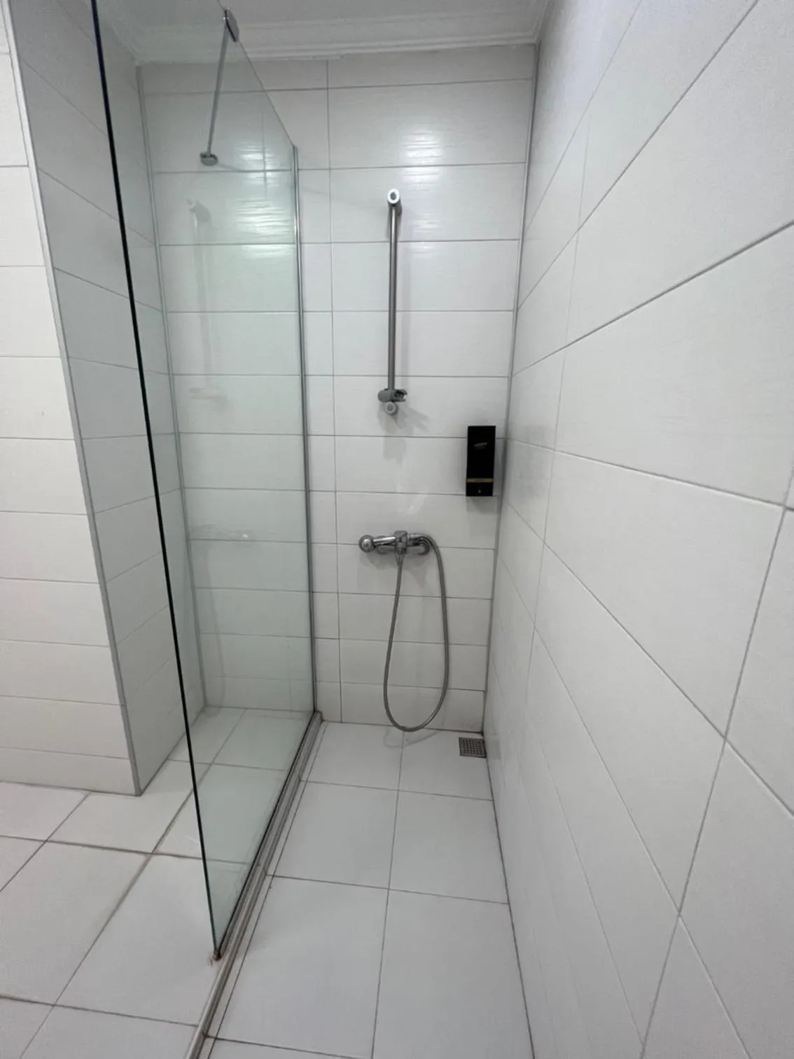 Shower in Ibrahim Bey Hotel
