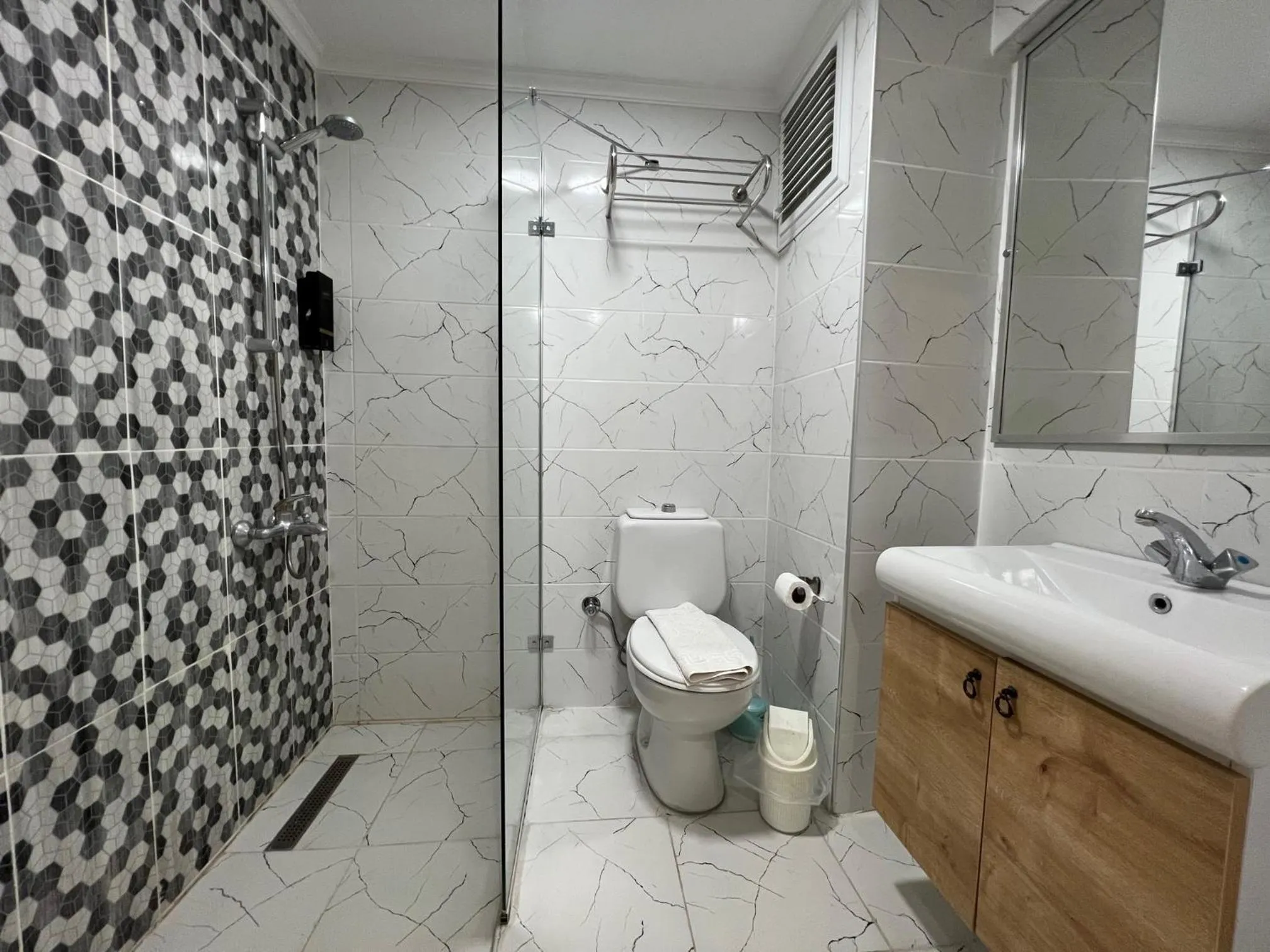 Shower in Ibrahim Bey Hotel