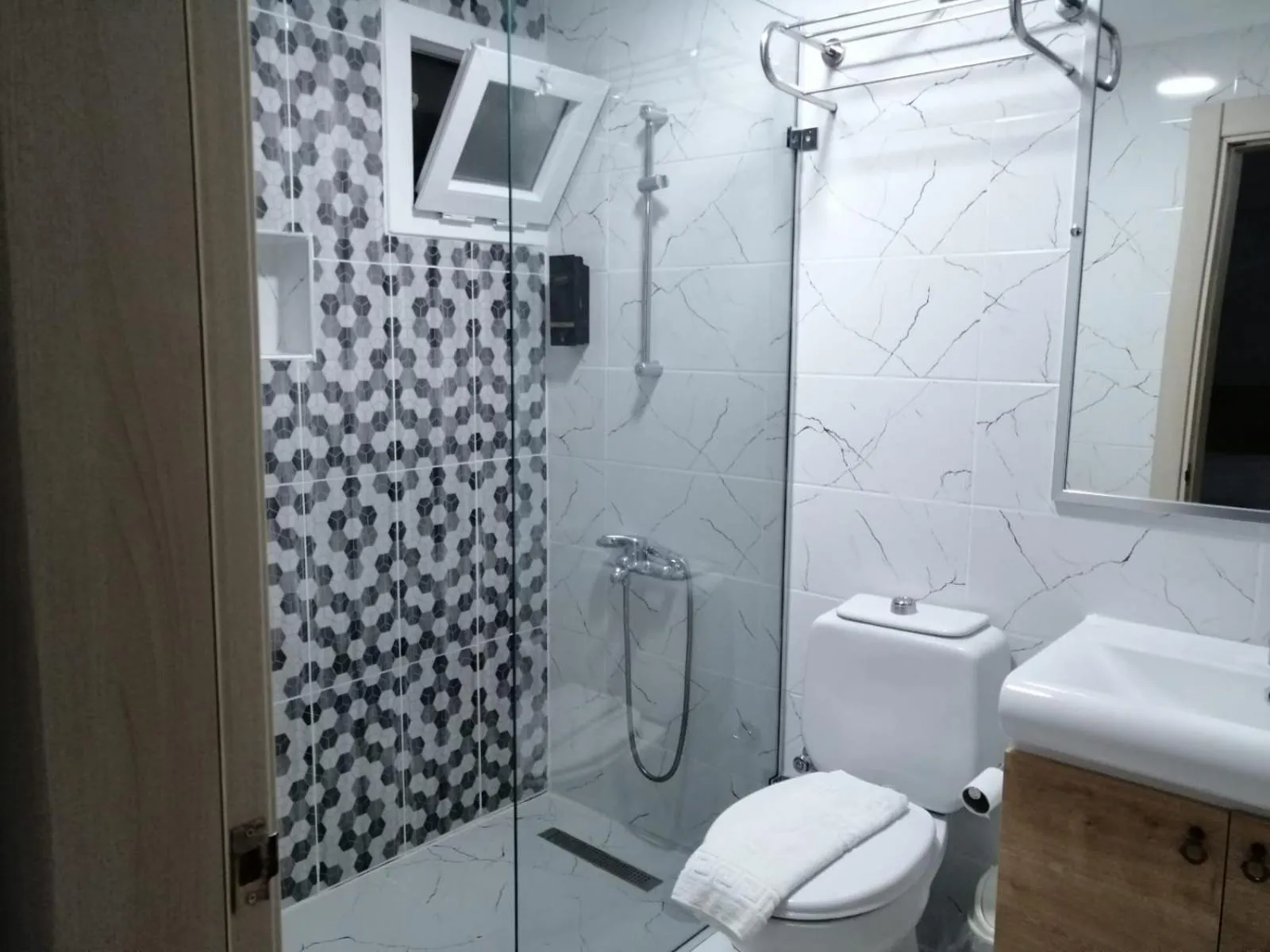 Shower in Ibrahim Bey Hotel