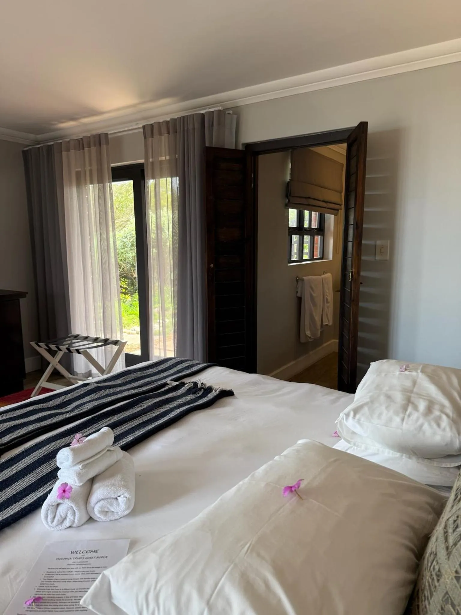 Bedroom, Bed in Dolphin Dunes Guesthouse