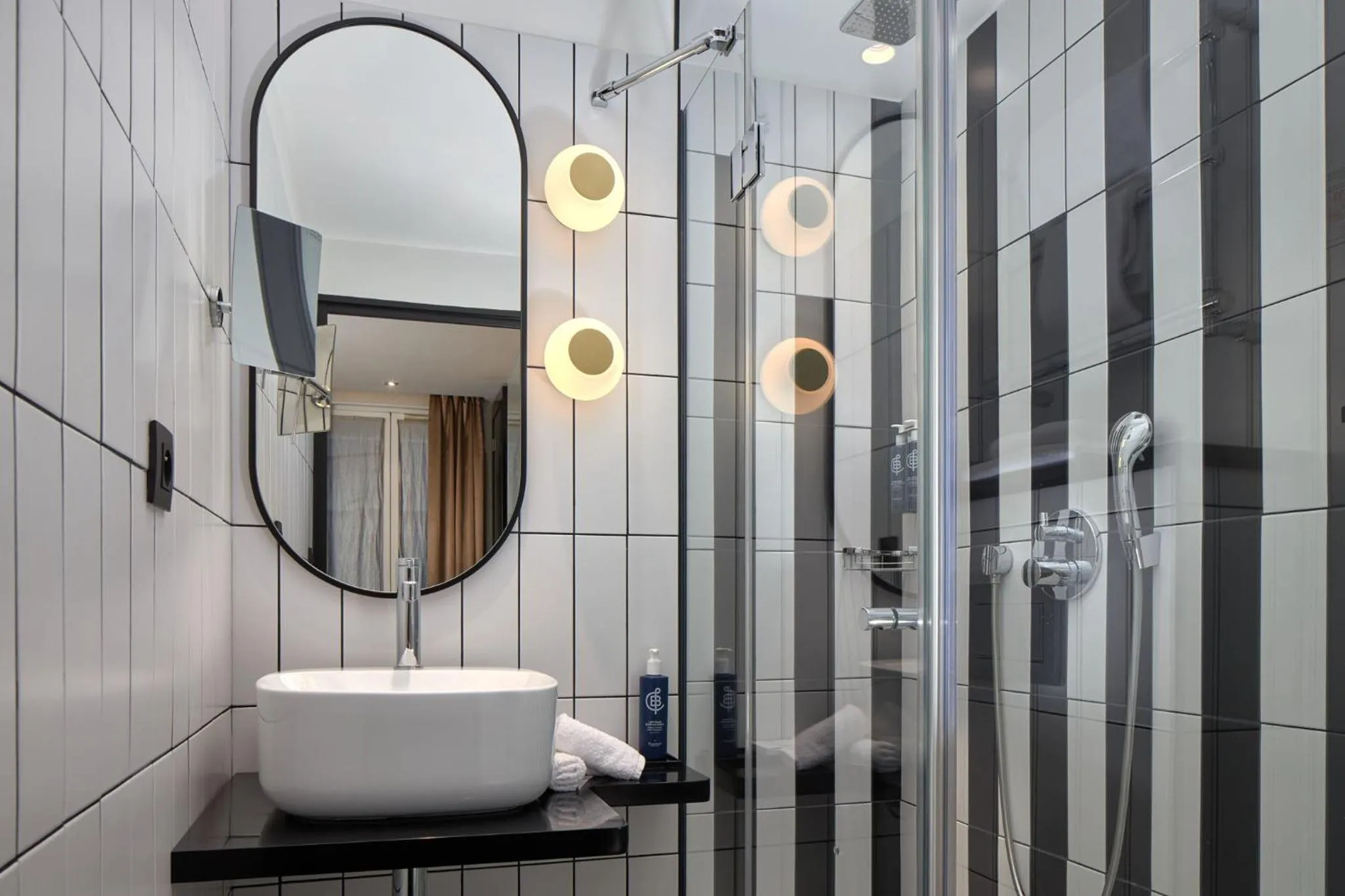 Bathroom in Platine Hotel