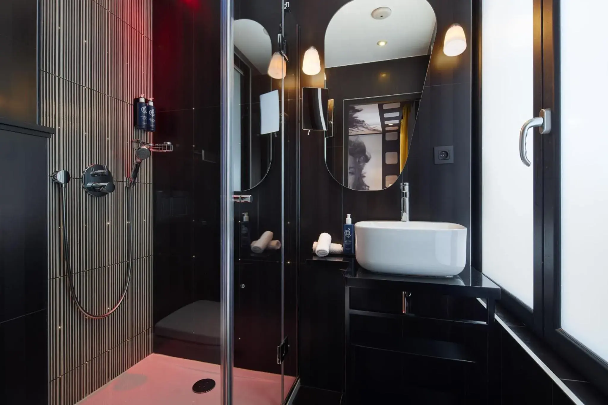 Bathroom in Platine Hotel Bathroom in Platine Hotel
