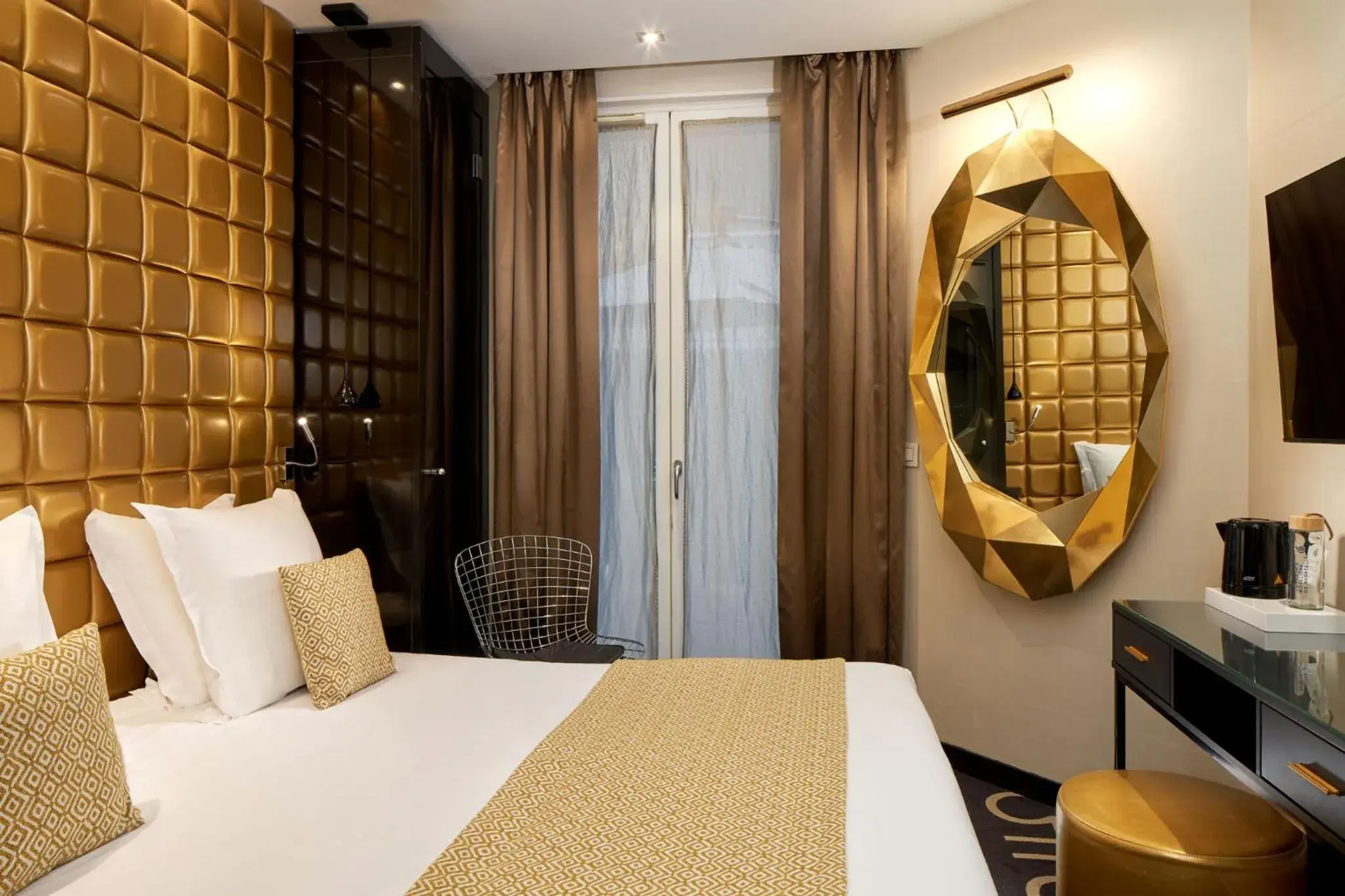 Bedroom, Bed in Platine Hotel Bedroom, Bed in Platine Hotel