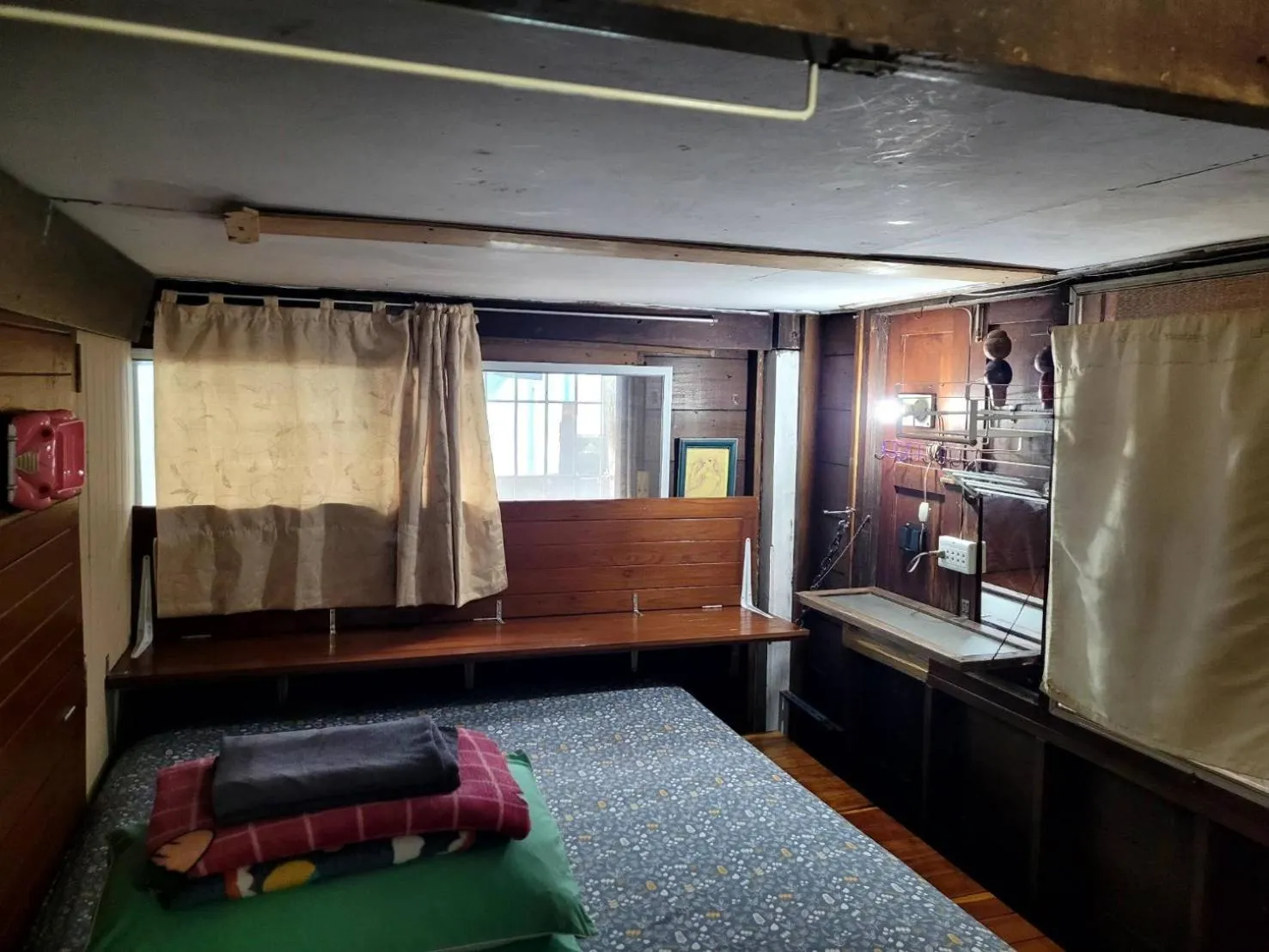 Bed in Ray Nu Guest House
