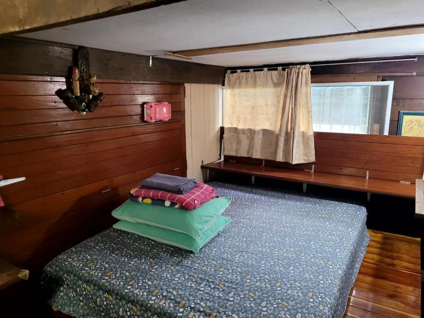 Bed in Ray Nu Guest House