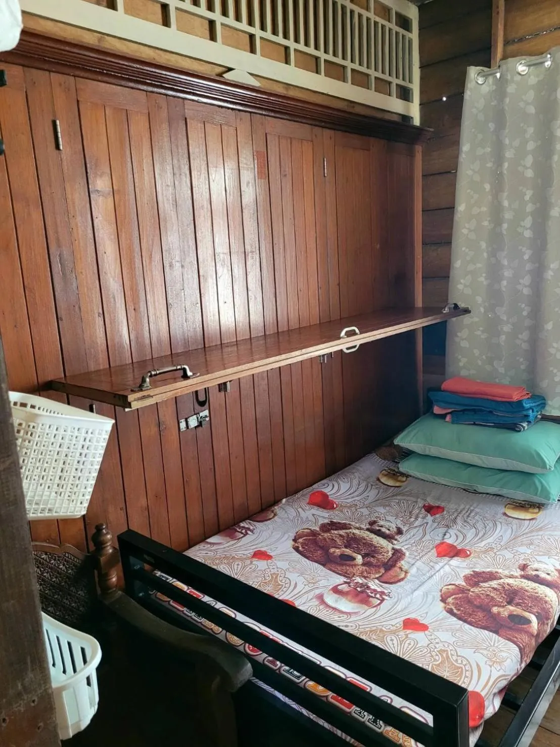 Bed in Ray Nu Guest House