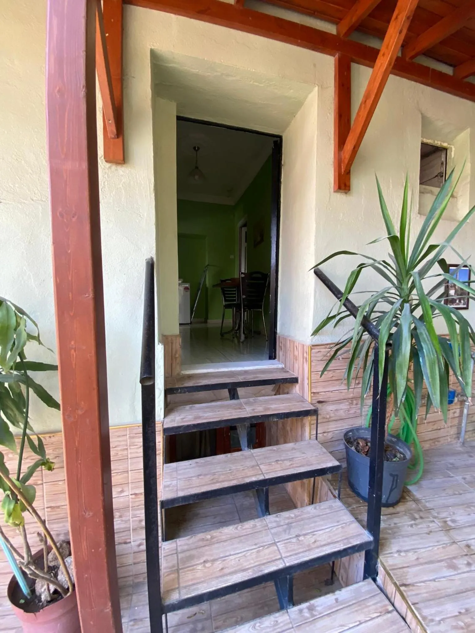 Facade/entrance in Camel Apartment