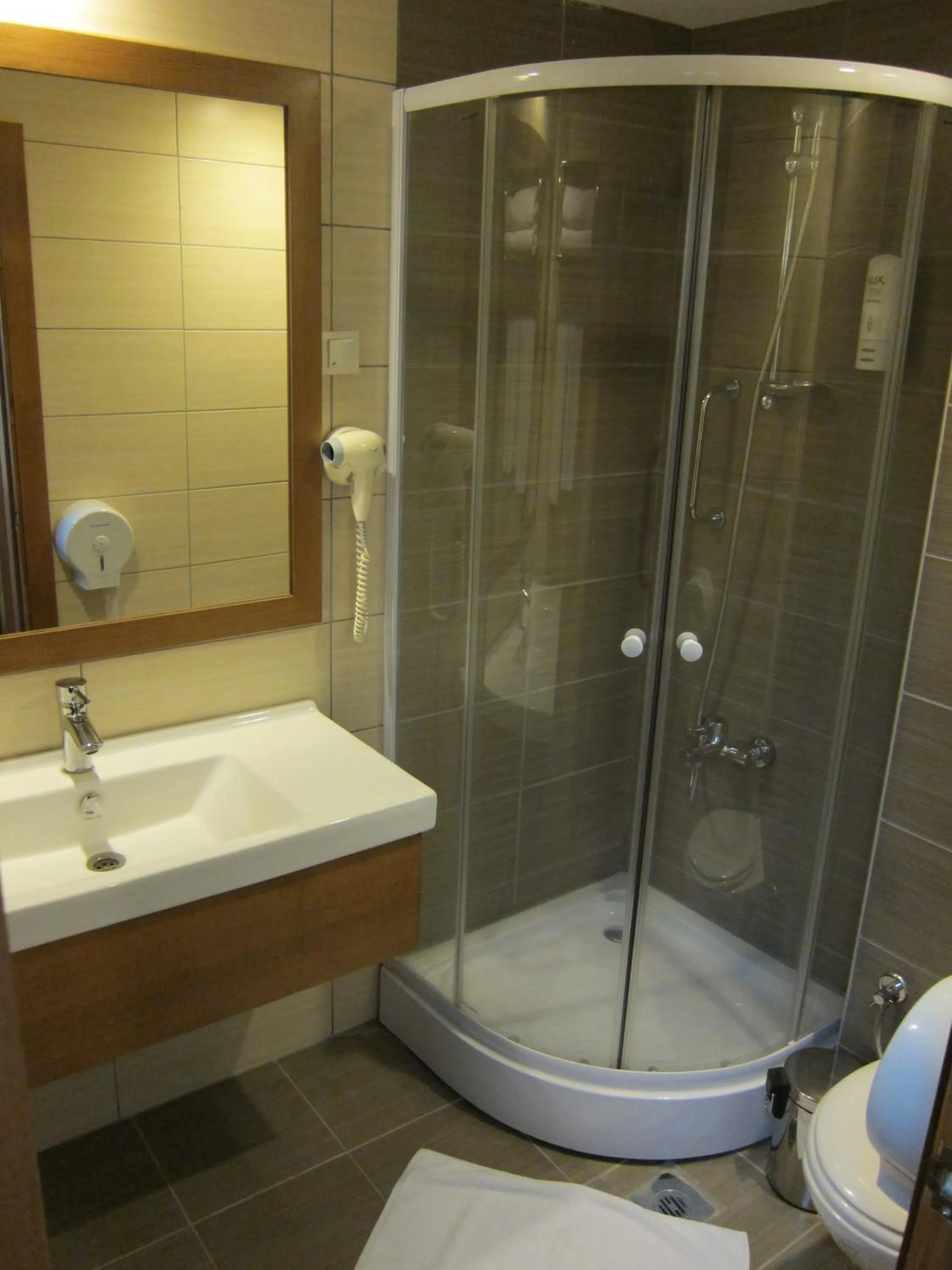 Bathroom in Berksoy Hotel