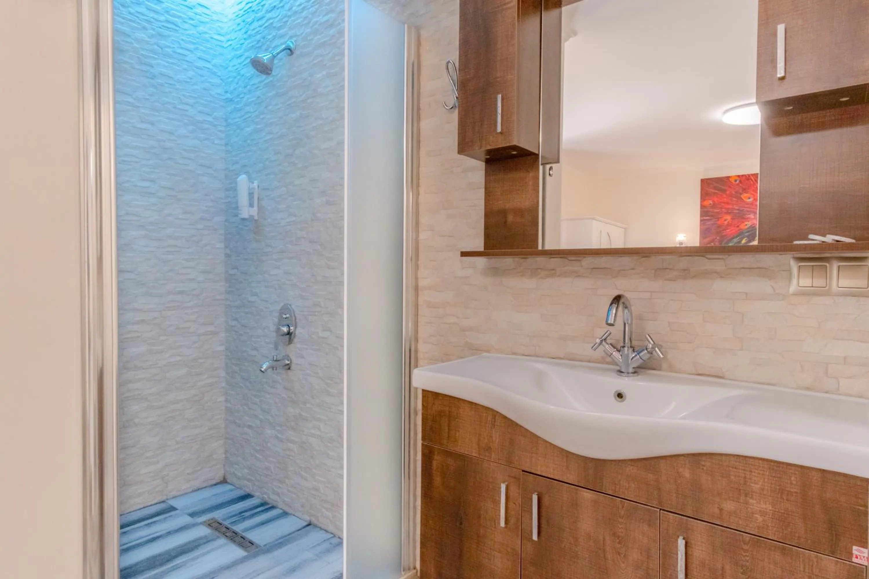 Bathroom in Club Pink Palace Hotel