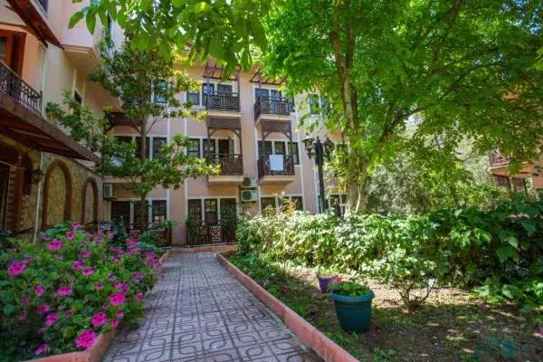 Facade/entrance in Club Pink Palace Hotel Facade/entrance in Club Pink Palace Hotel