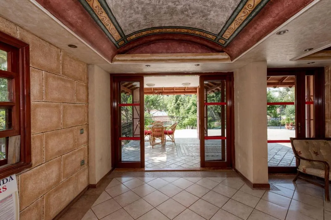 Facade/entrance in Club Pink Palace Hotel