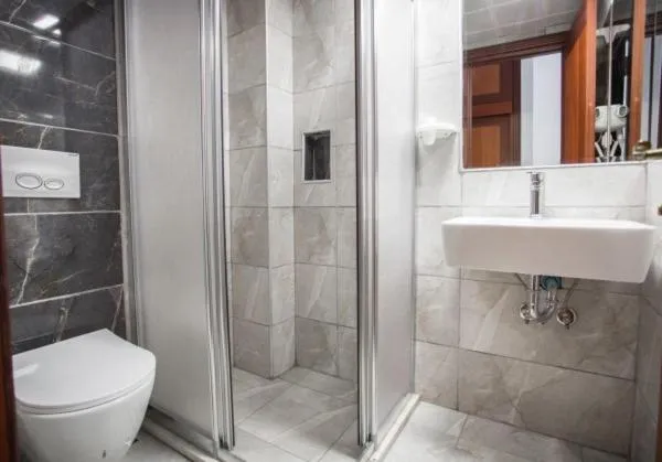 Bathroom in Club Pink Palace Hotel