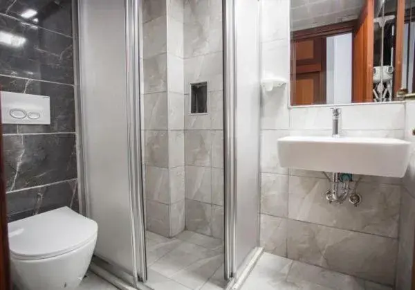 Bathroom in Club Pink Palace Hotel Bathroom in Club Pink Palace Hotel