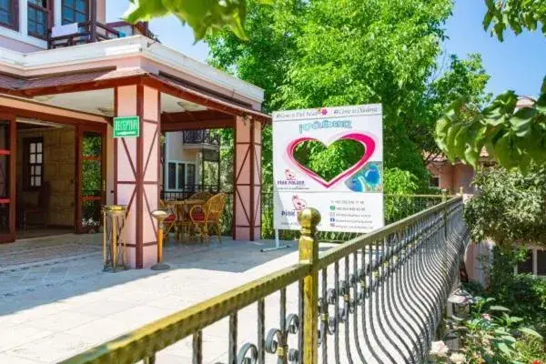 Facade/entrance in Club Pink Palace Hotel Facade/entrance in Club Pink Palace Hotel