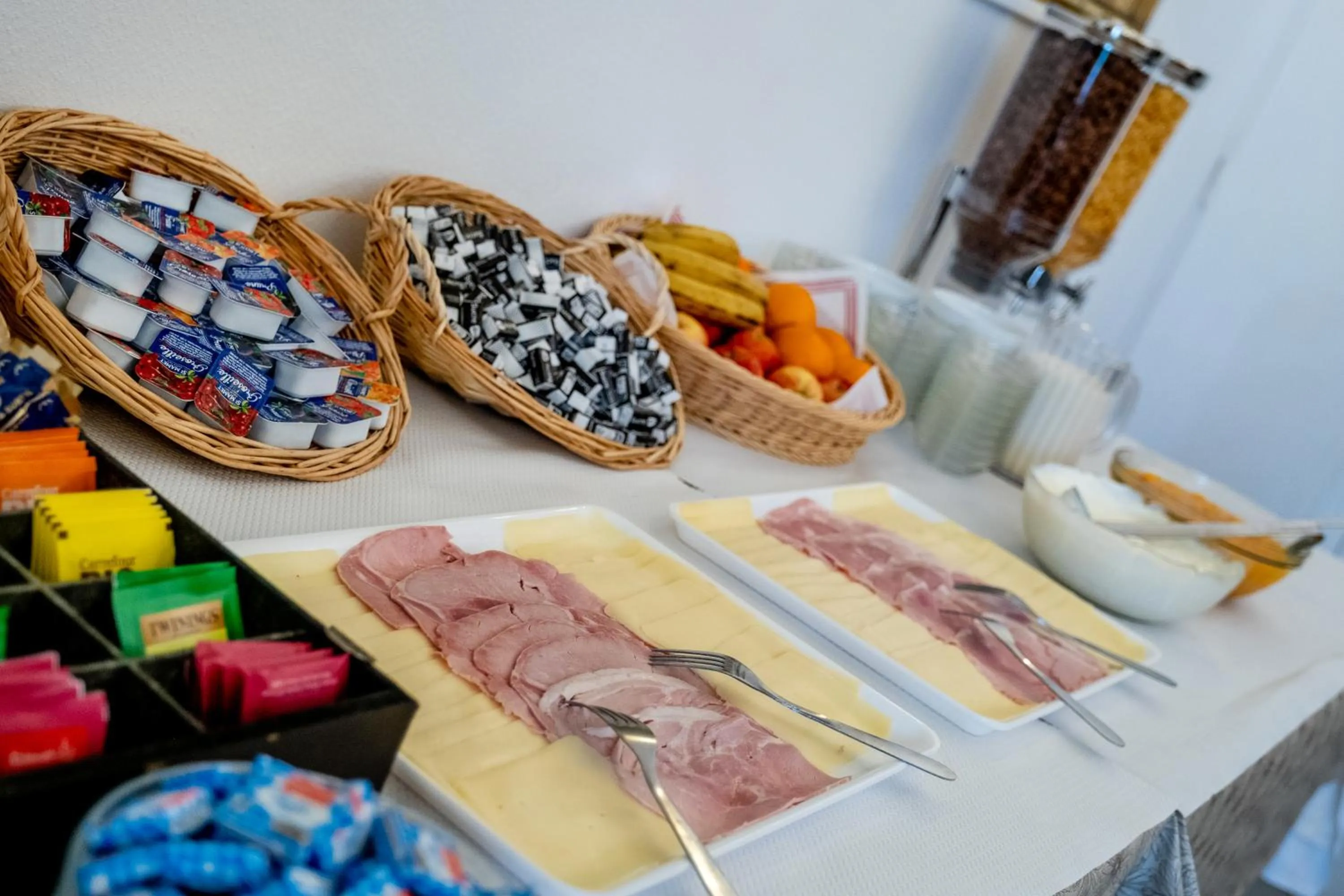 Breakfast in Hotel Du Gave