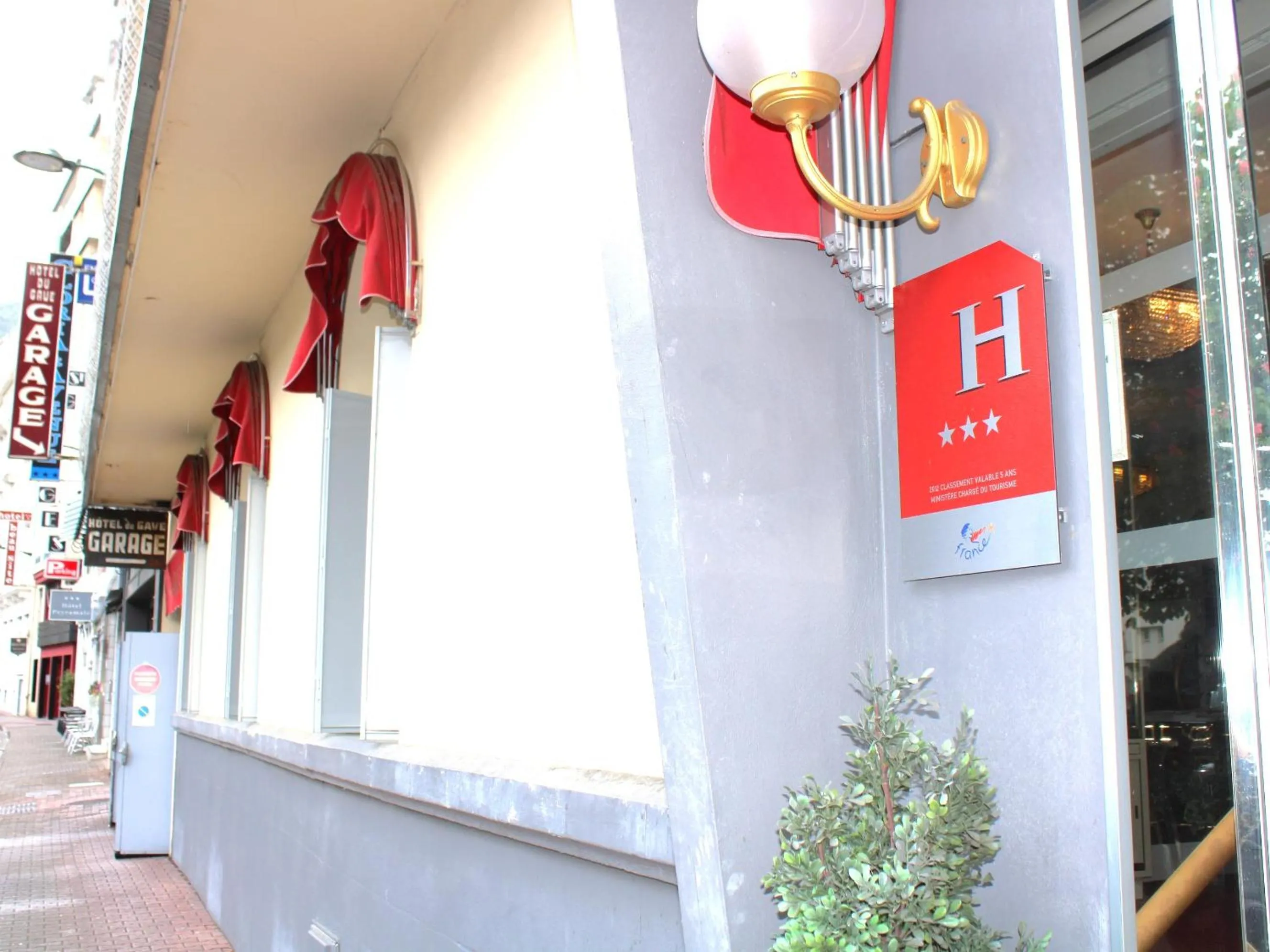 Logo/Certificate/Sign in Hotel Du Gave