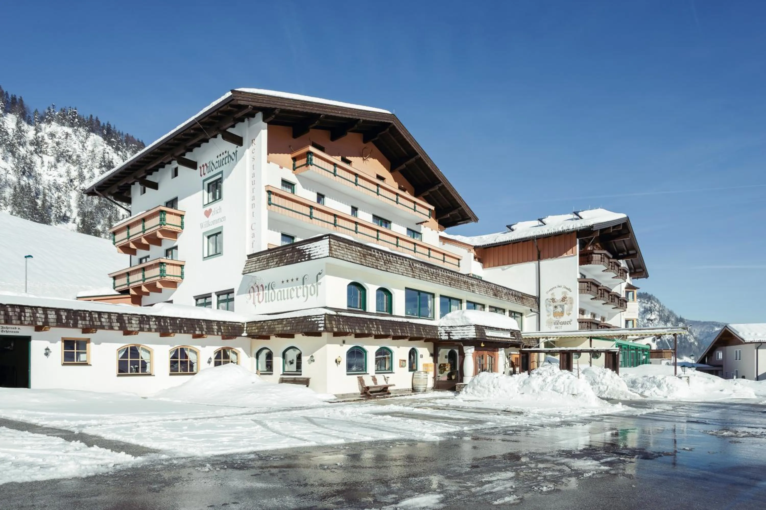 Property building in Hotel Wildauerhof